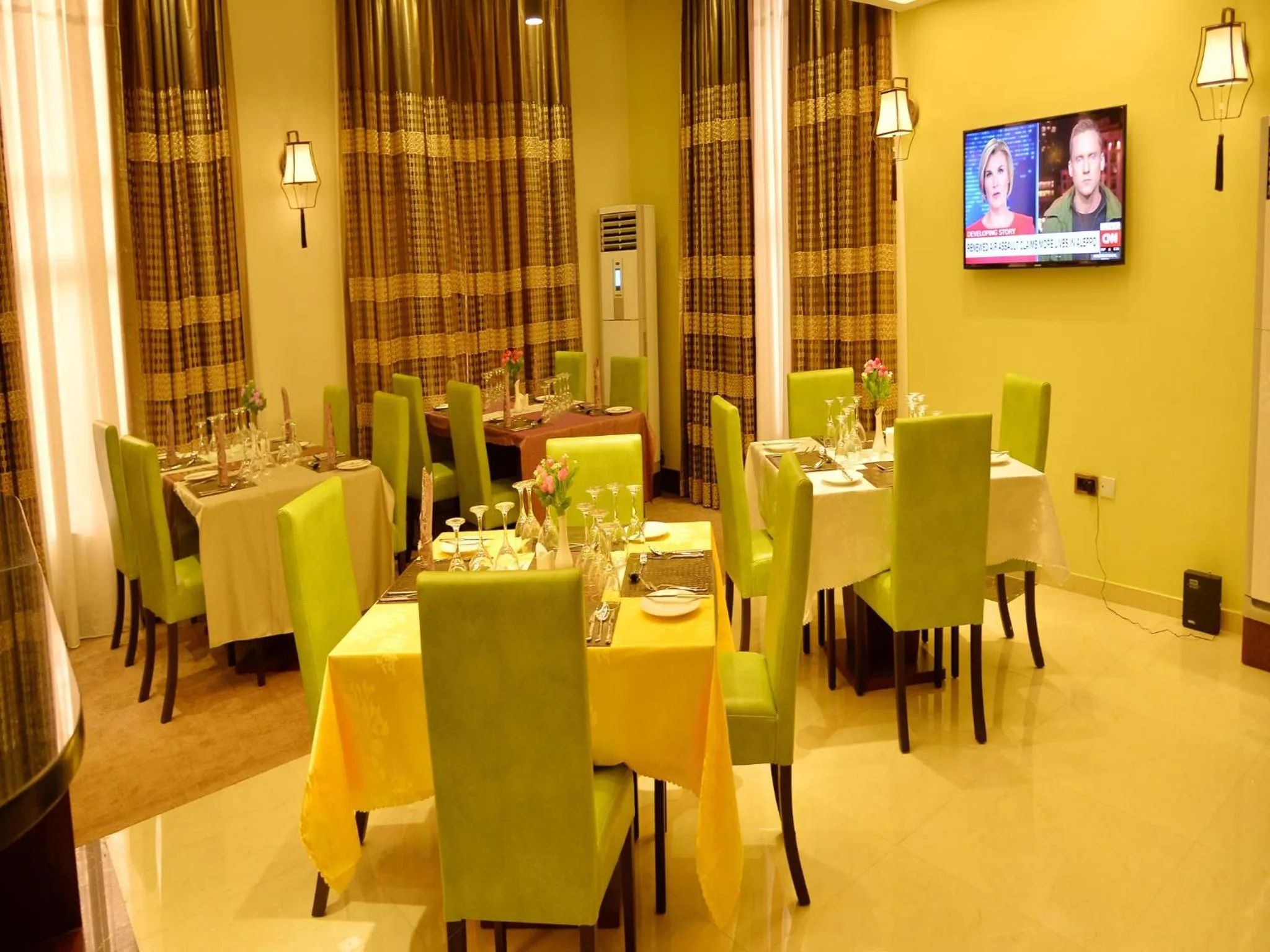 Restaurant/places to eat in Grand Pela Hotel & Suites