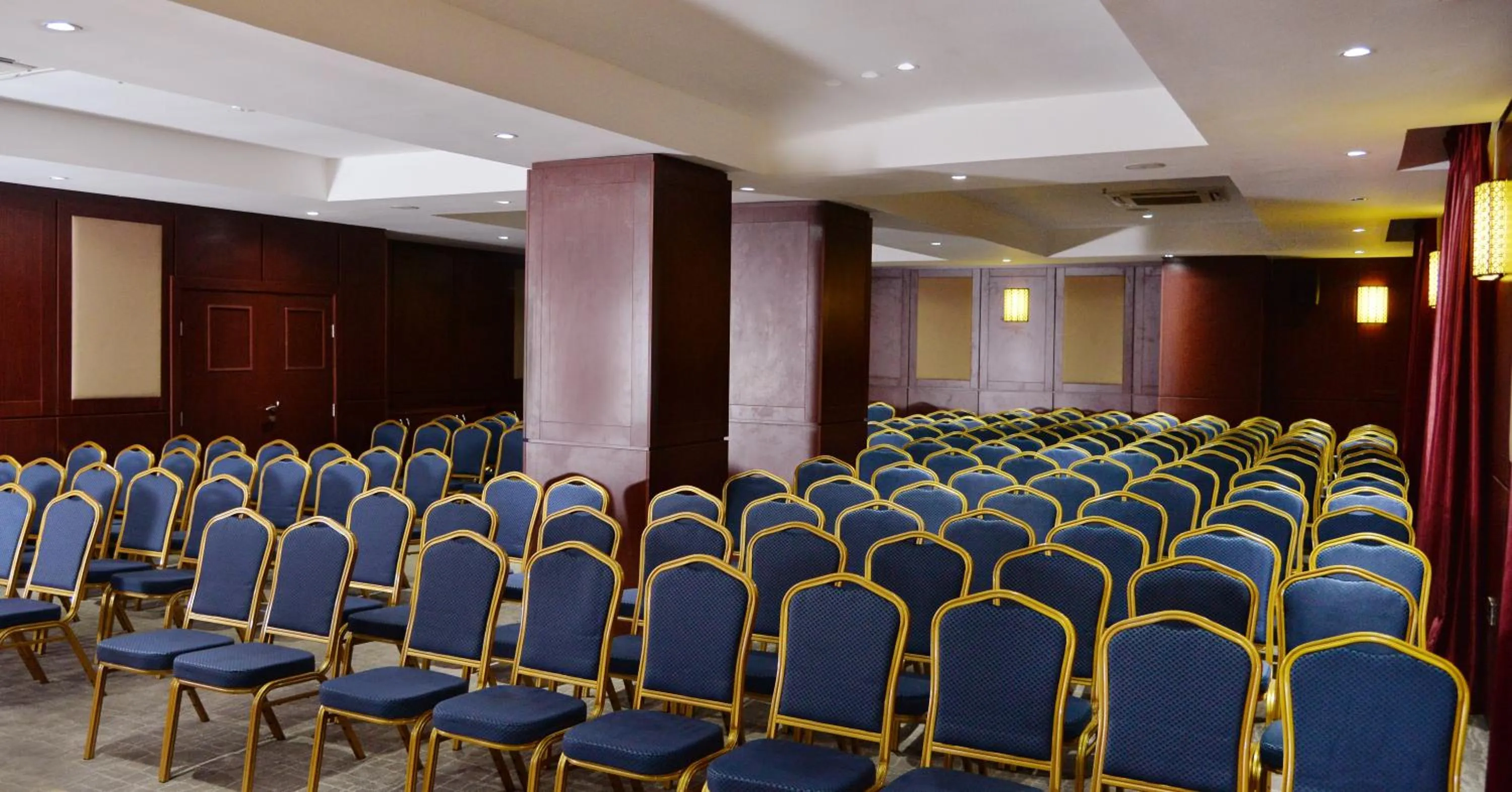 Banquet/Function facilities in Grand Pela Hotel & Suites