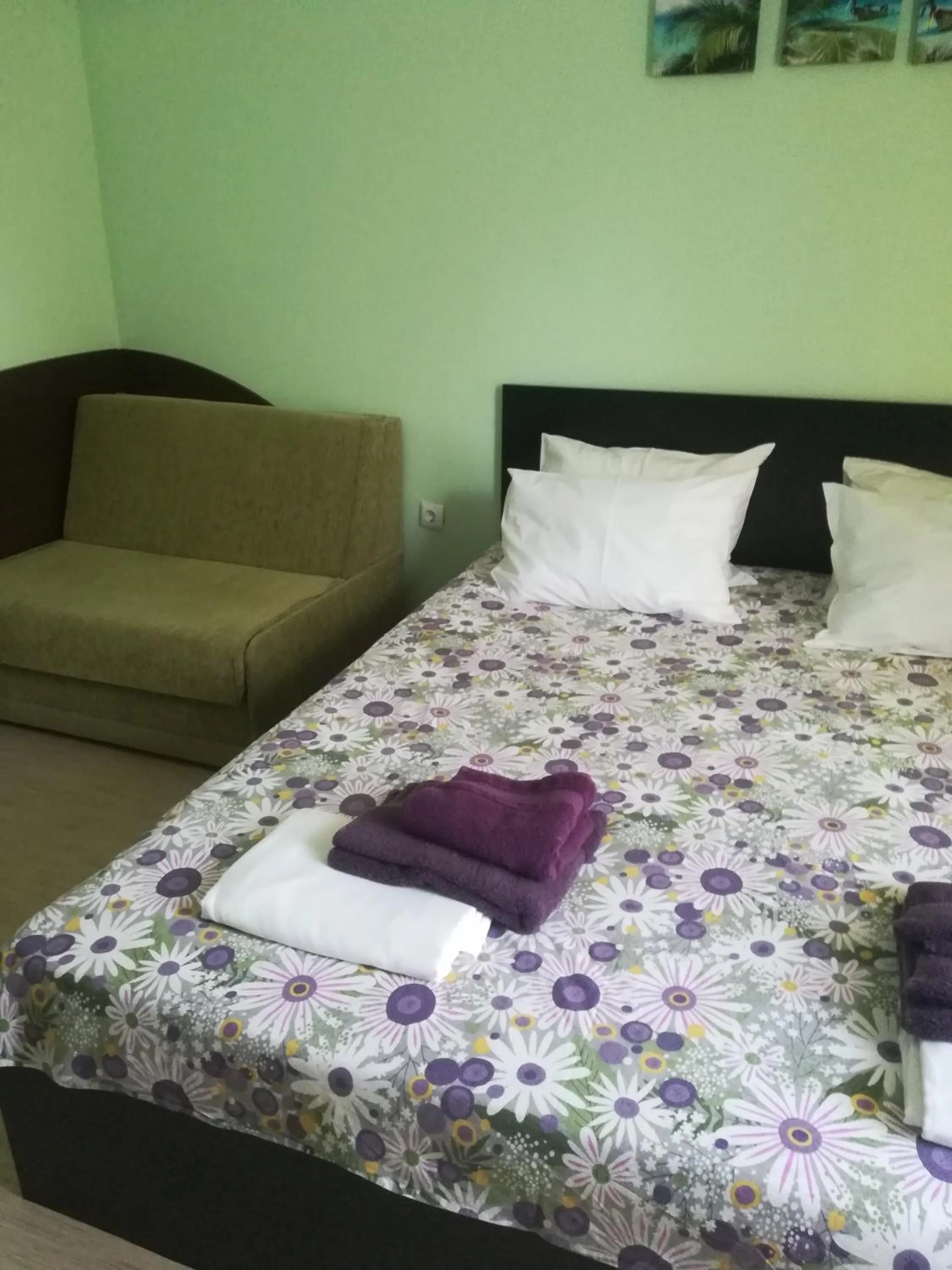 Bedroom, Bed in Apartments Victoria