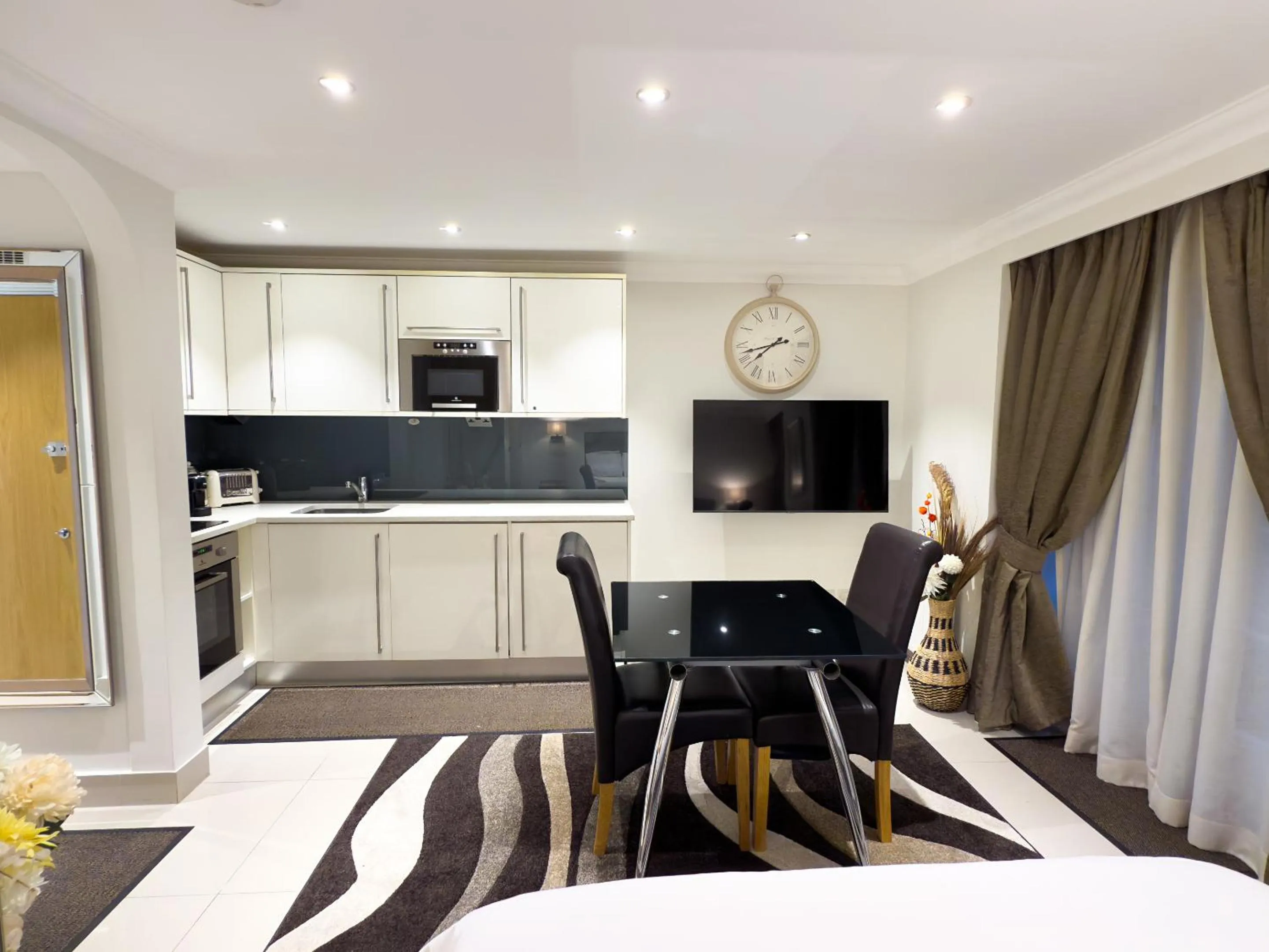 Kitchen or kitchenette in Marylebone Village Apartments