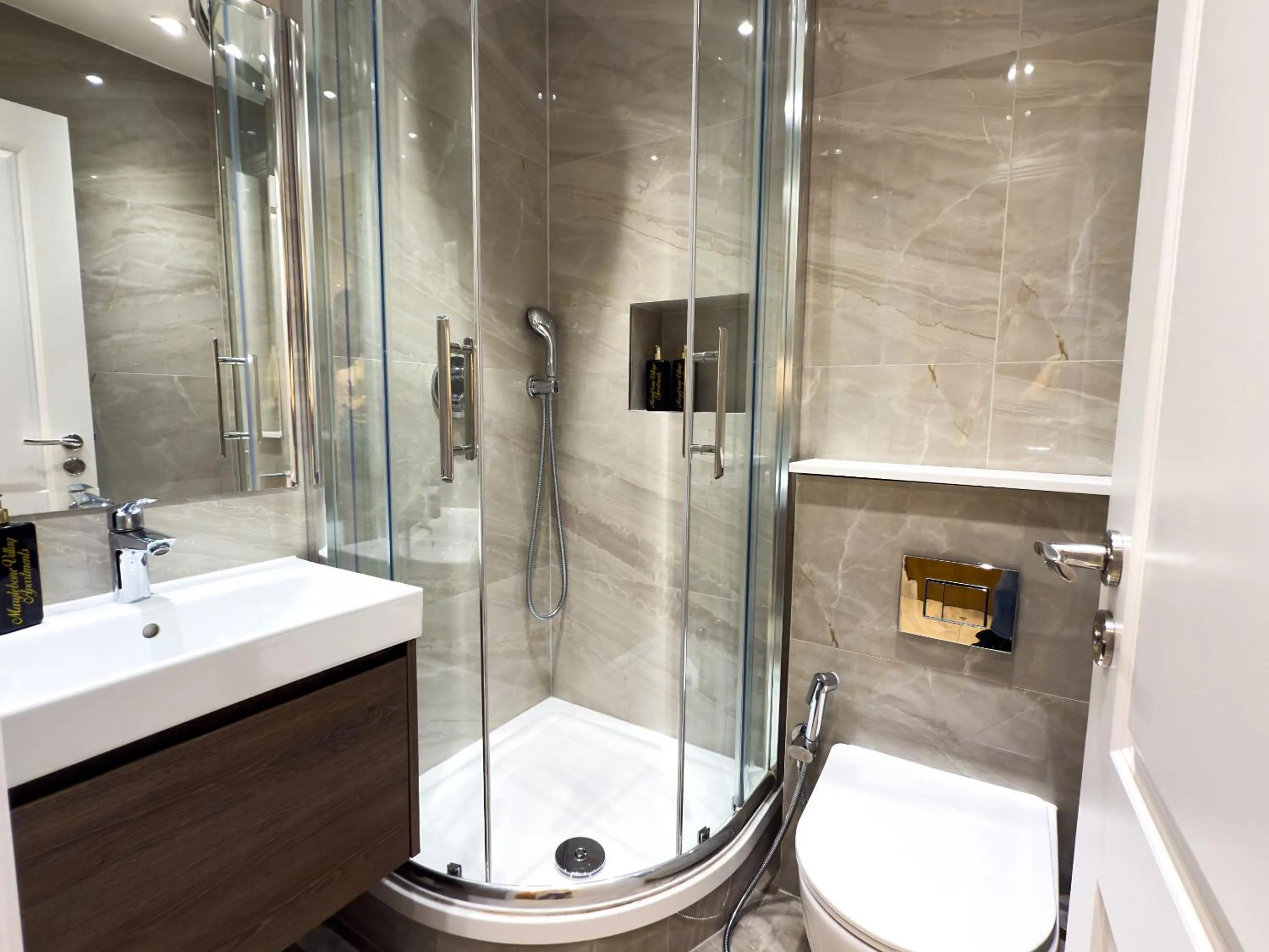 Kitchen or kitchenette in Marylebone Village Apartments