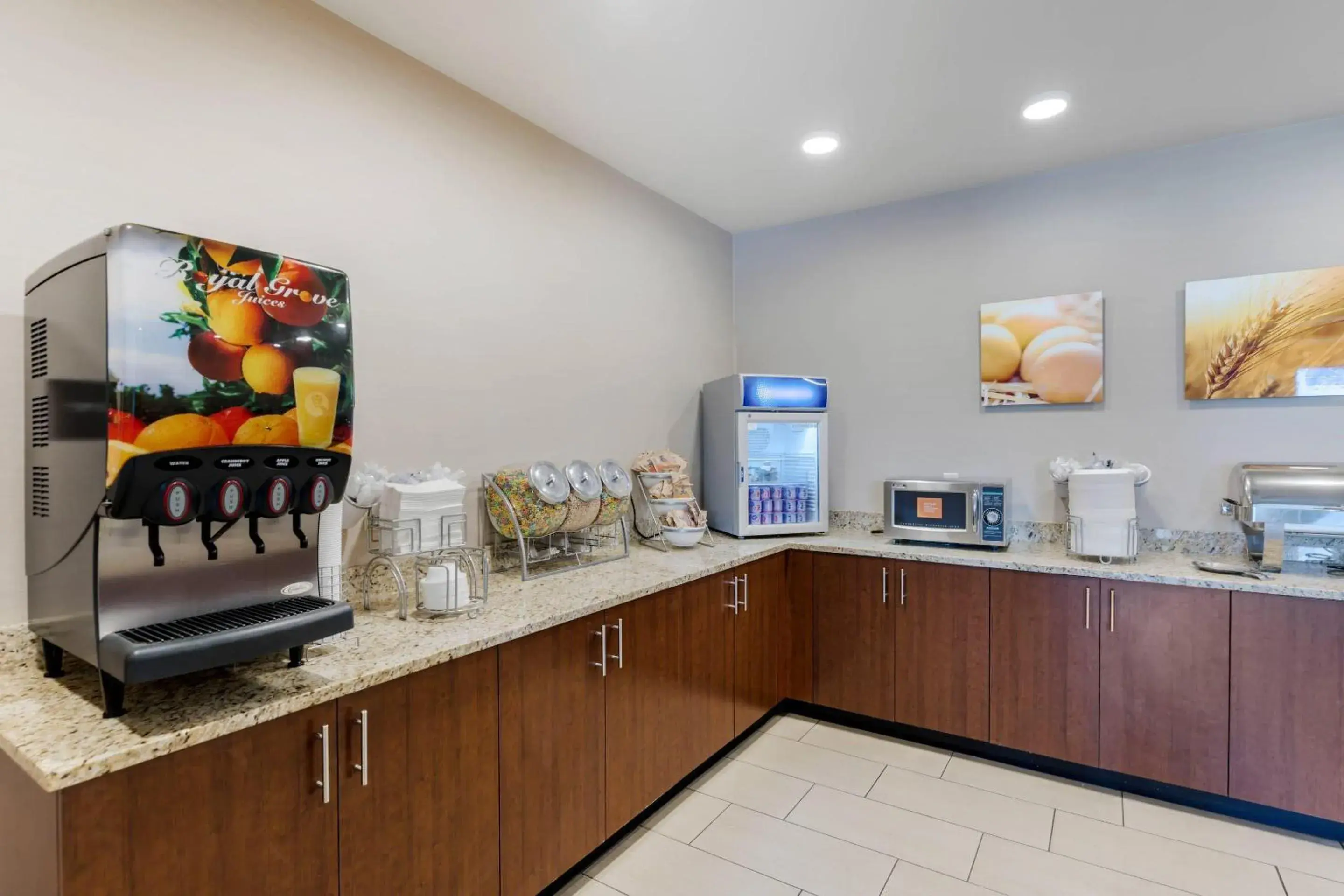 Breakfast in Comfort Suites Loveland Breakfast in Comfort Suites Loveland