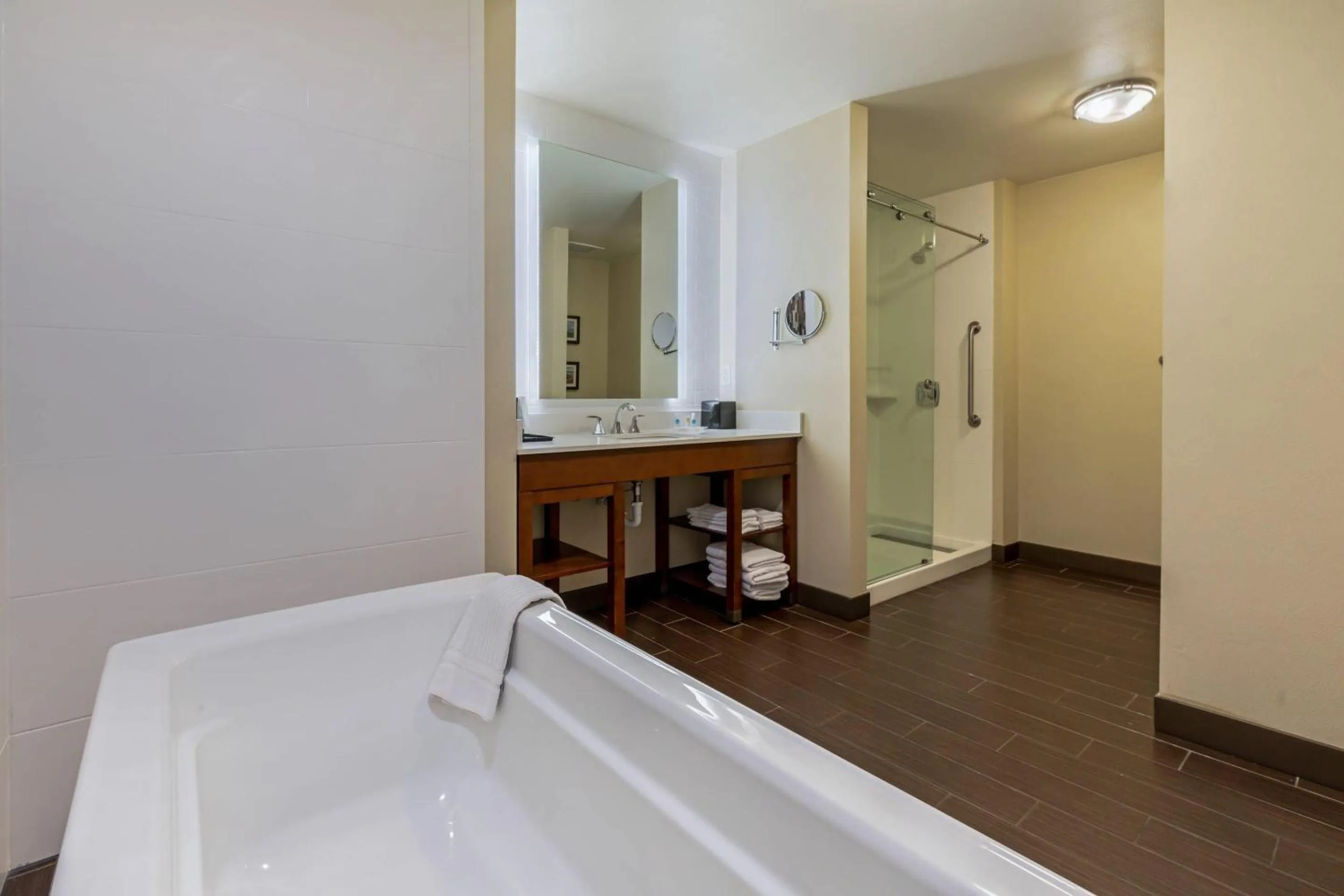 Bedroom in Comfort Suites Loveland