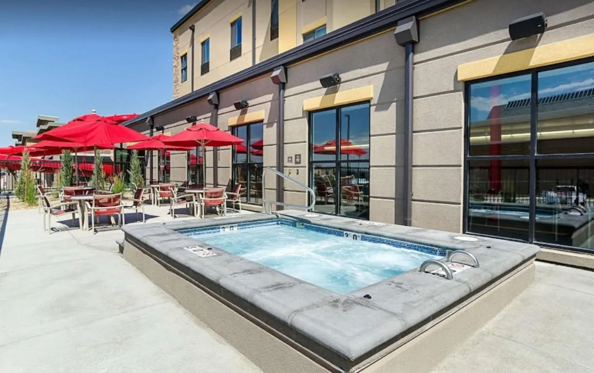 Hot Tub in Comfort Suites Loveland