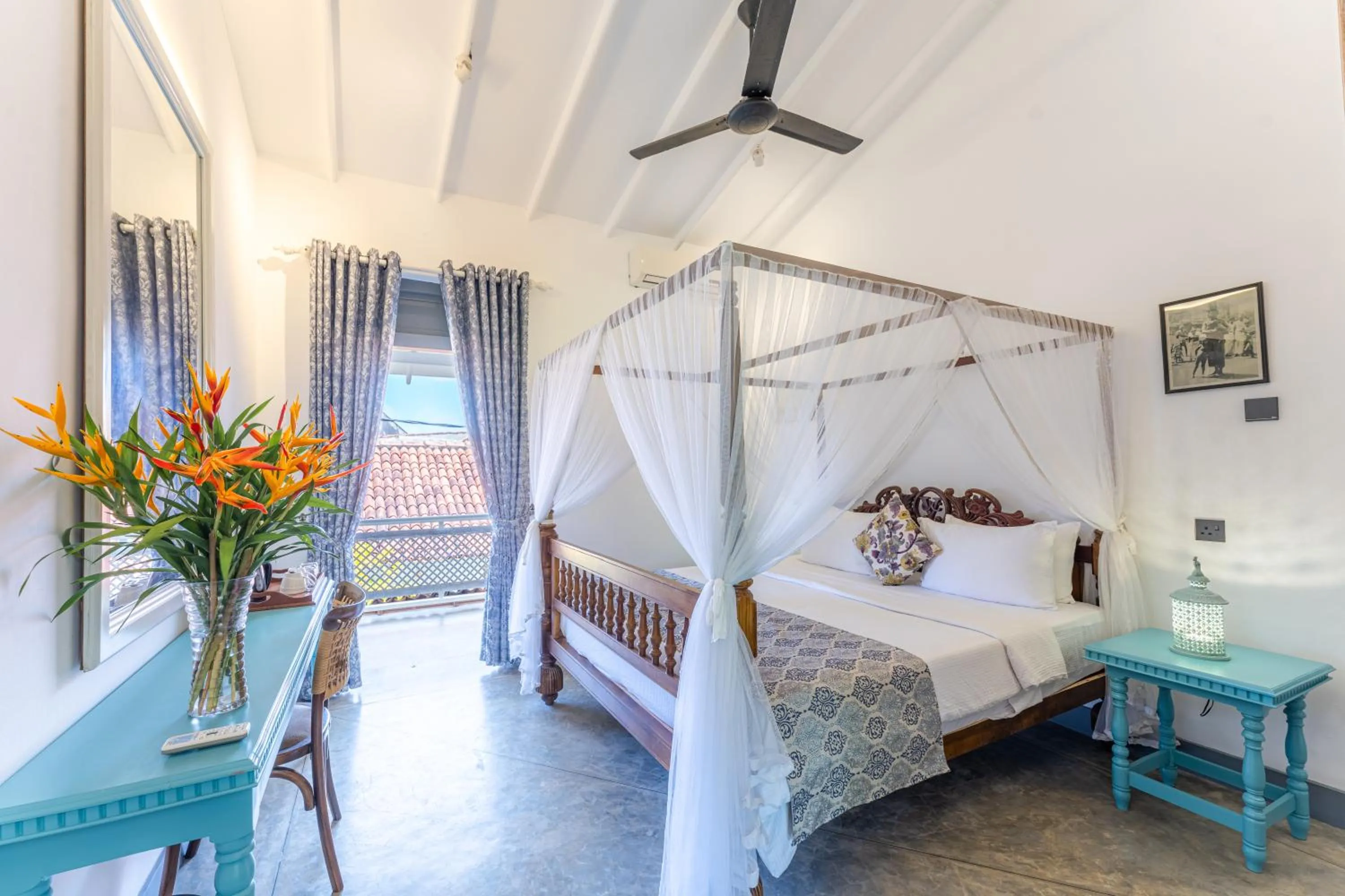 Photo of the whole room, Bed in Parawa House