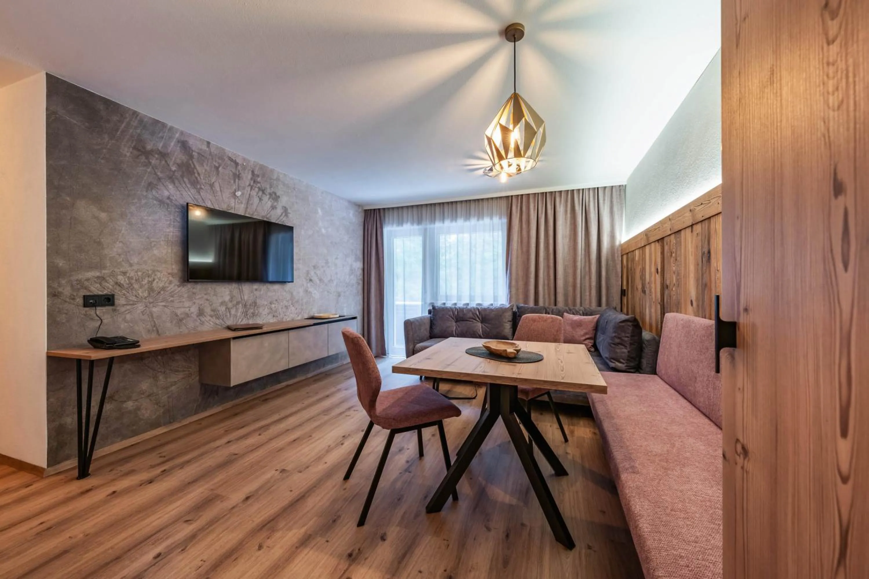 TV and multimedia in Montana Apartments