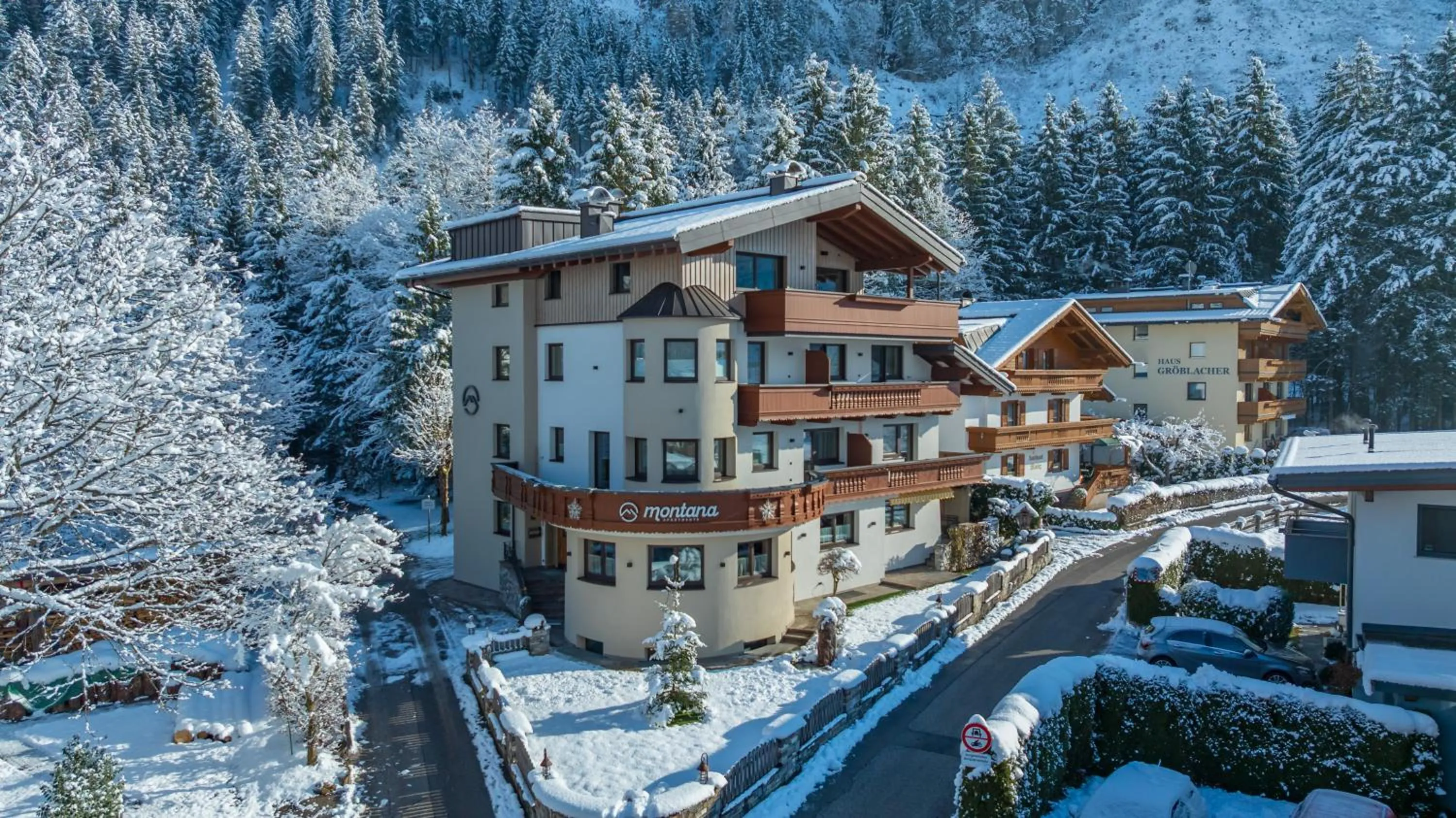 Property building in Montana Apartments