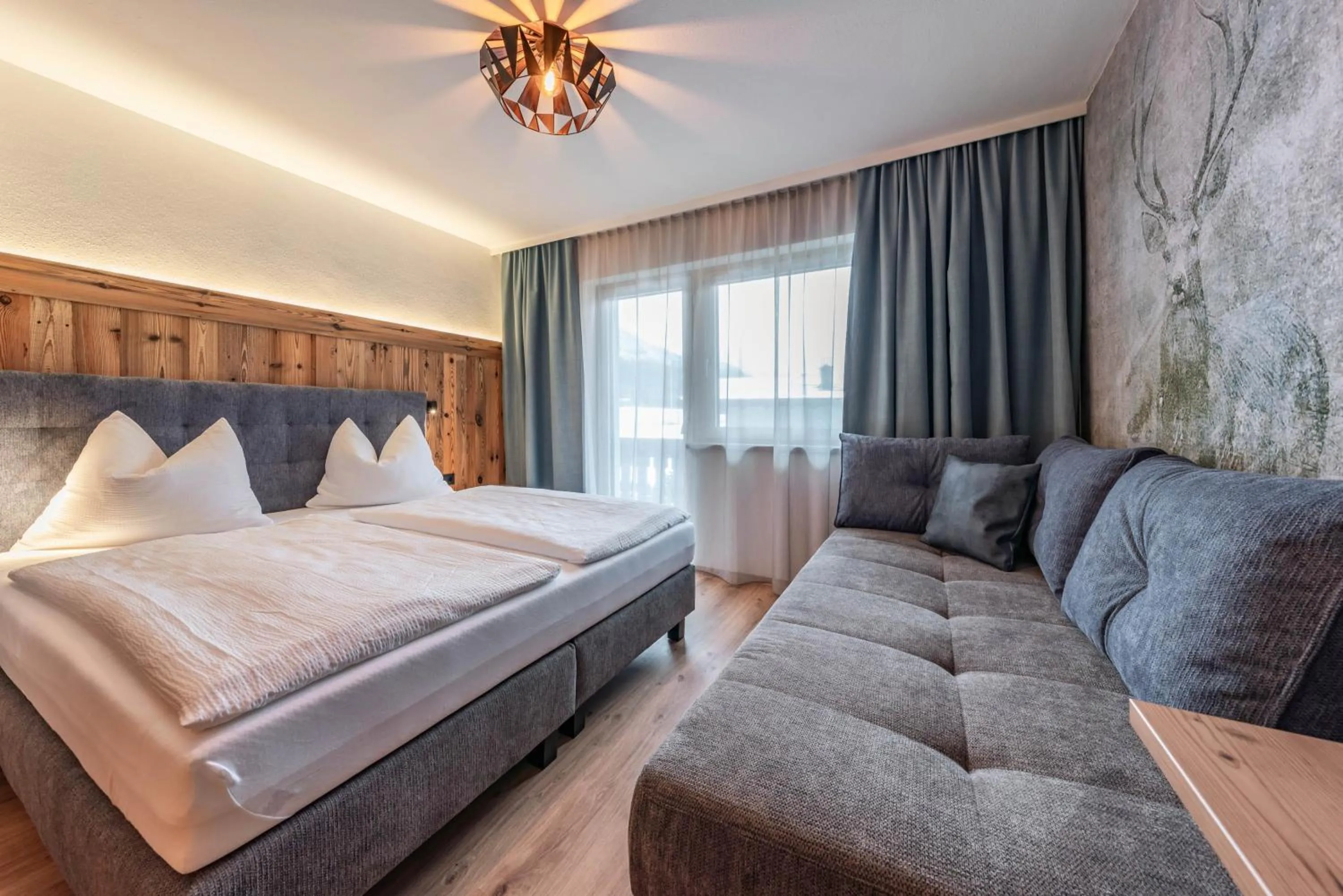 Bed in Montana Apartments