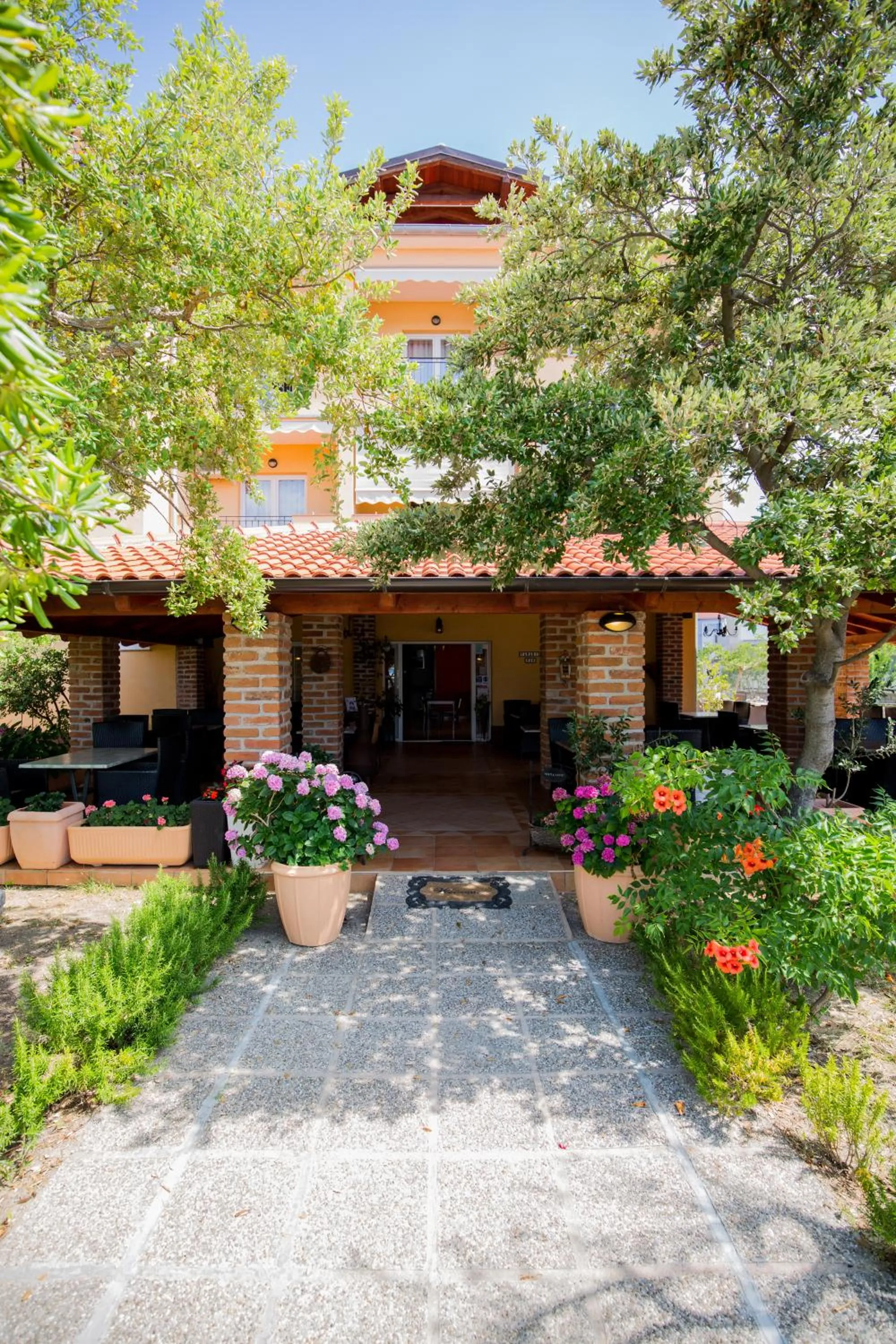 Facade/entrance in Villa Tamaris