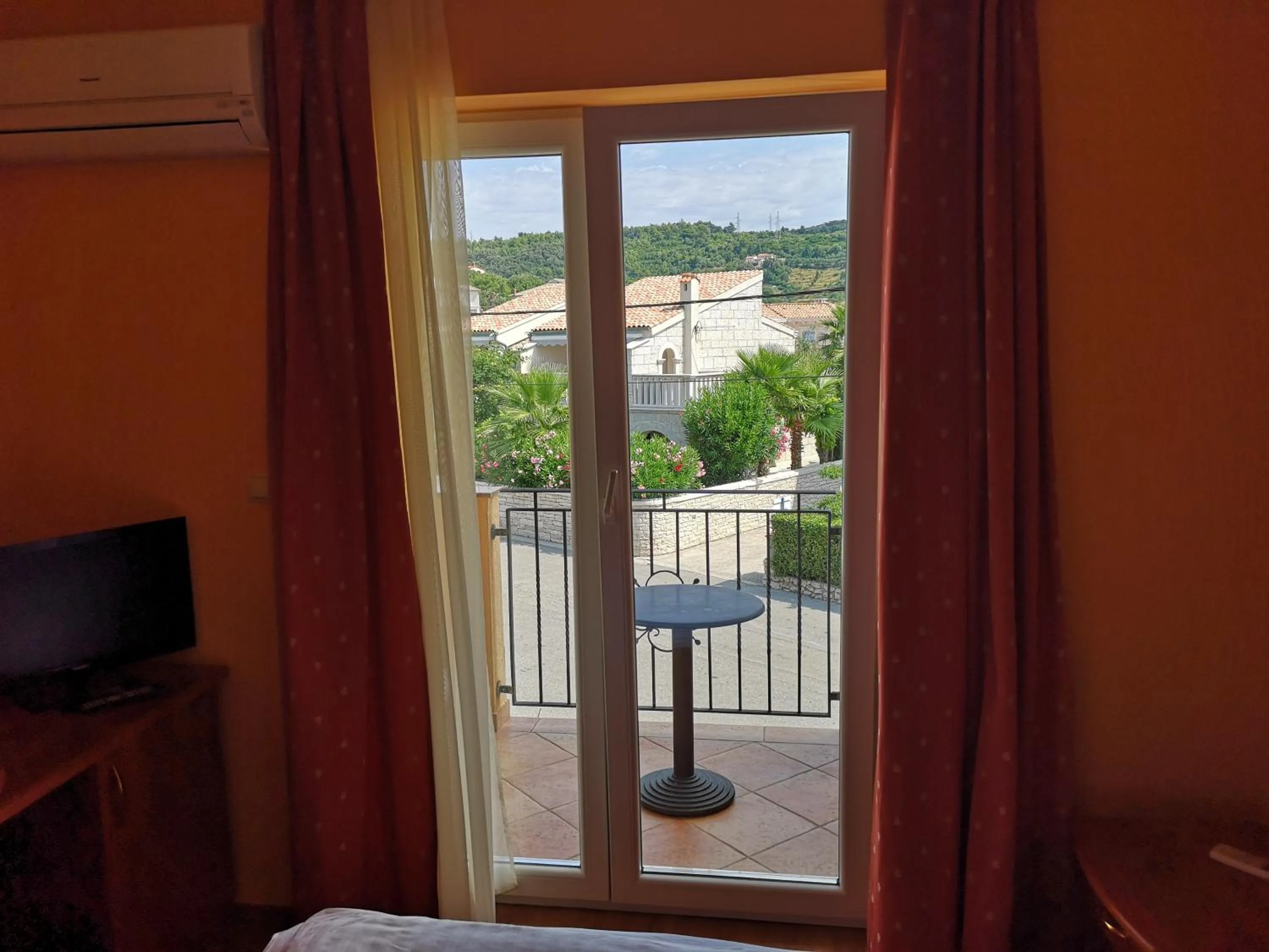 TV and multimedia in Villa Tamaris