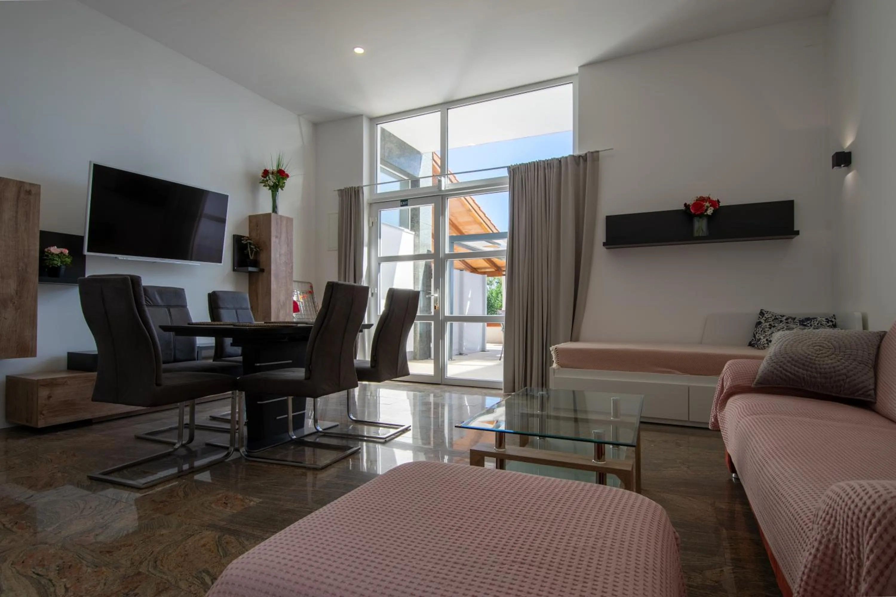 TV and multimedia in Apartments Lantina