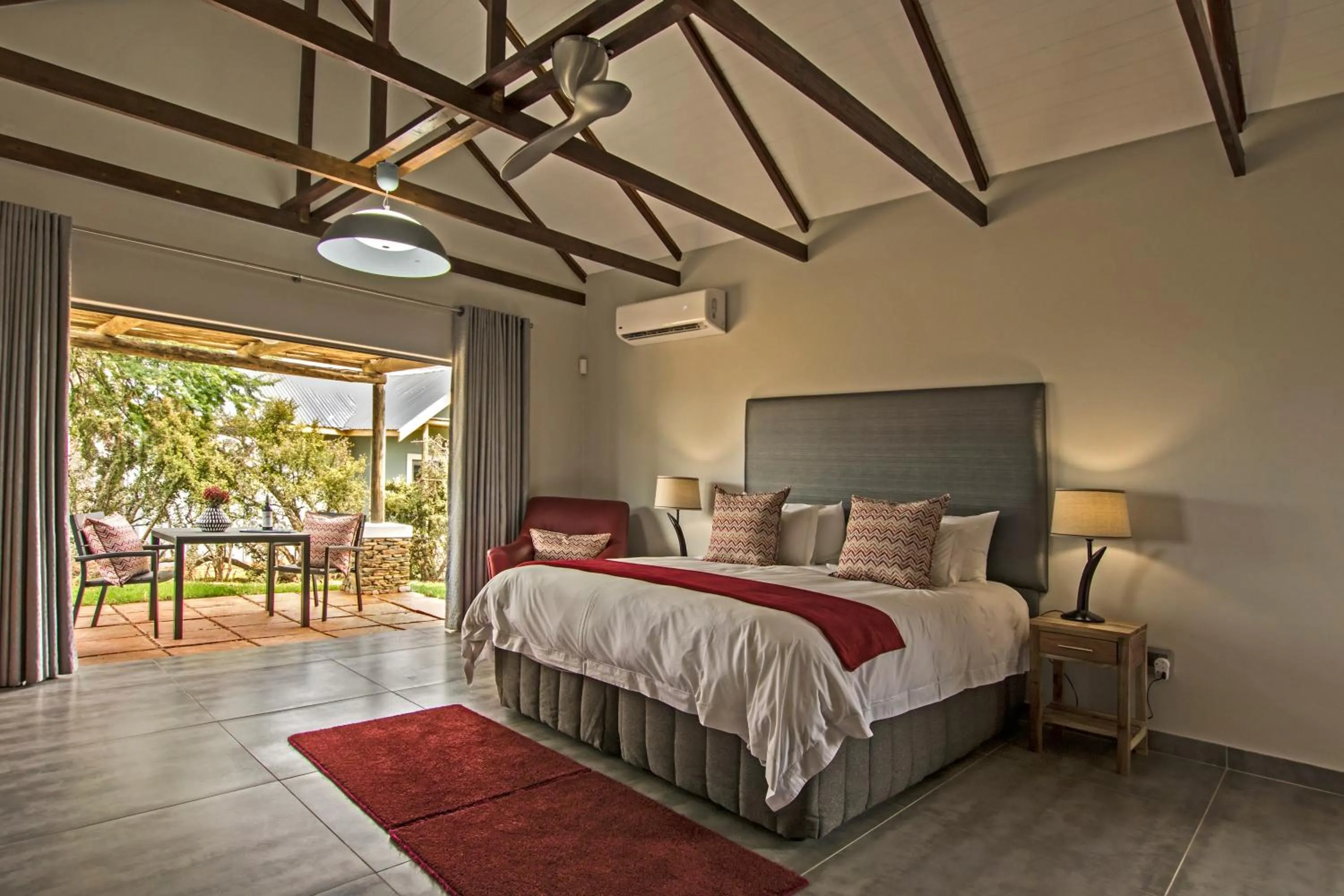 Photo of the whole room, Bed in Addo Wildlife