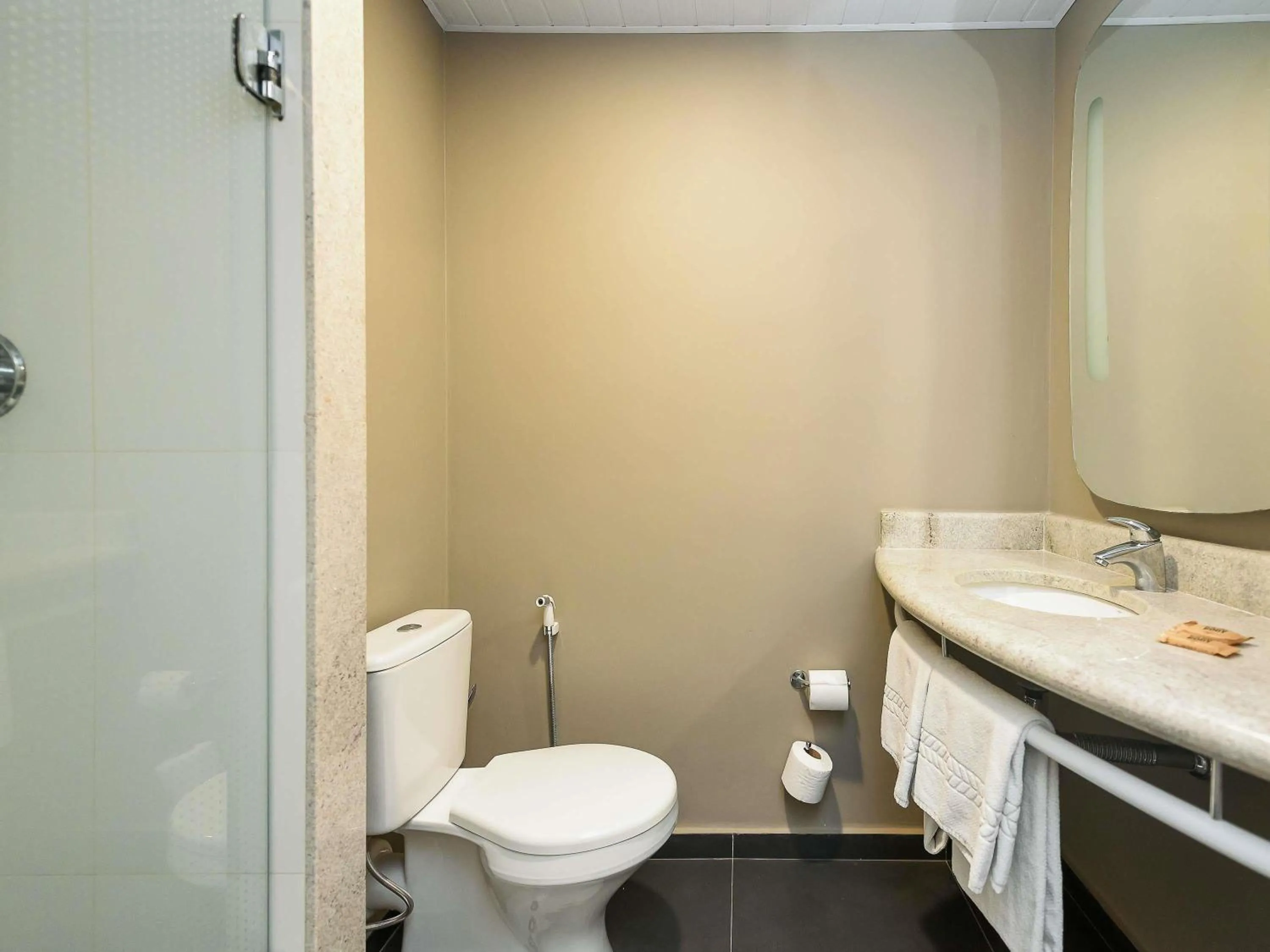 Bedroom in ibis Jacarei