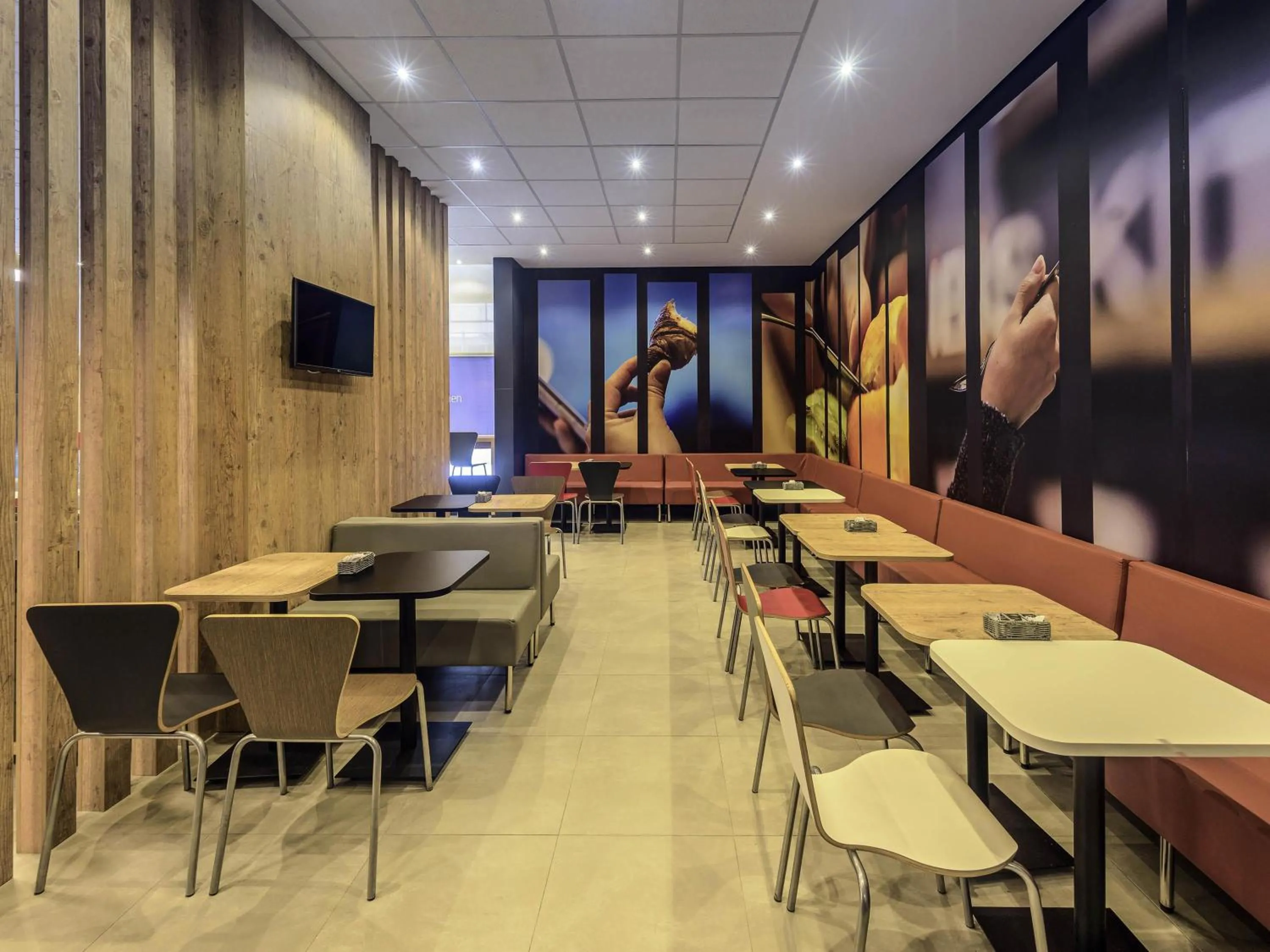 Restaurant/places to eat in ibis Jacarei