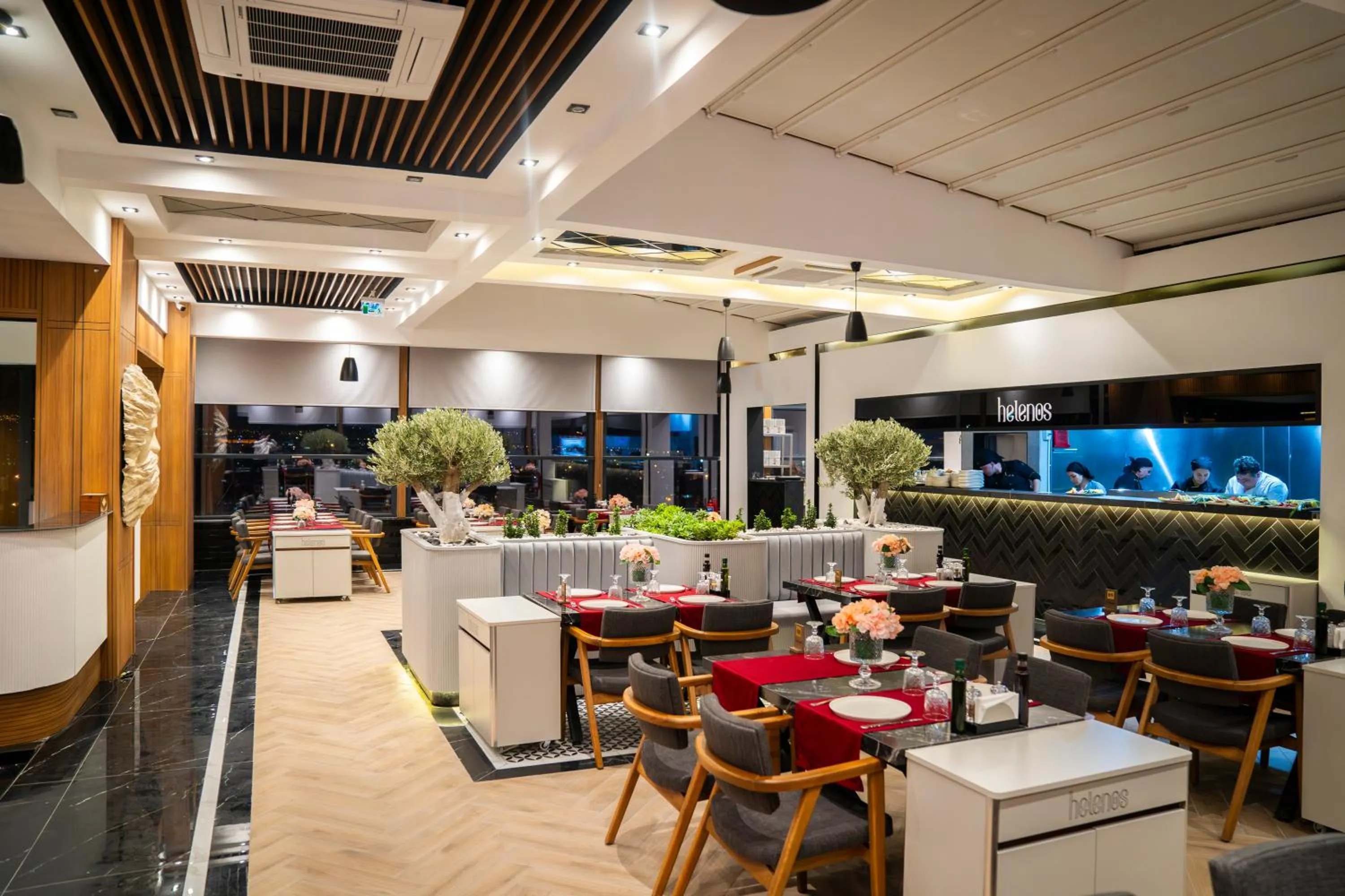 Restaurant/places to eat in Leman Otel