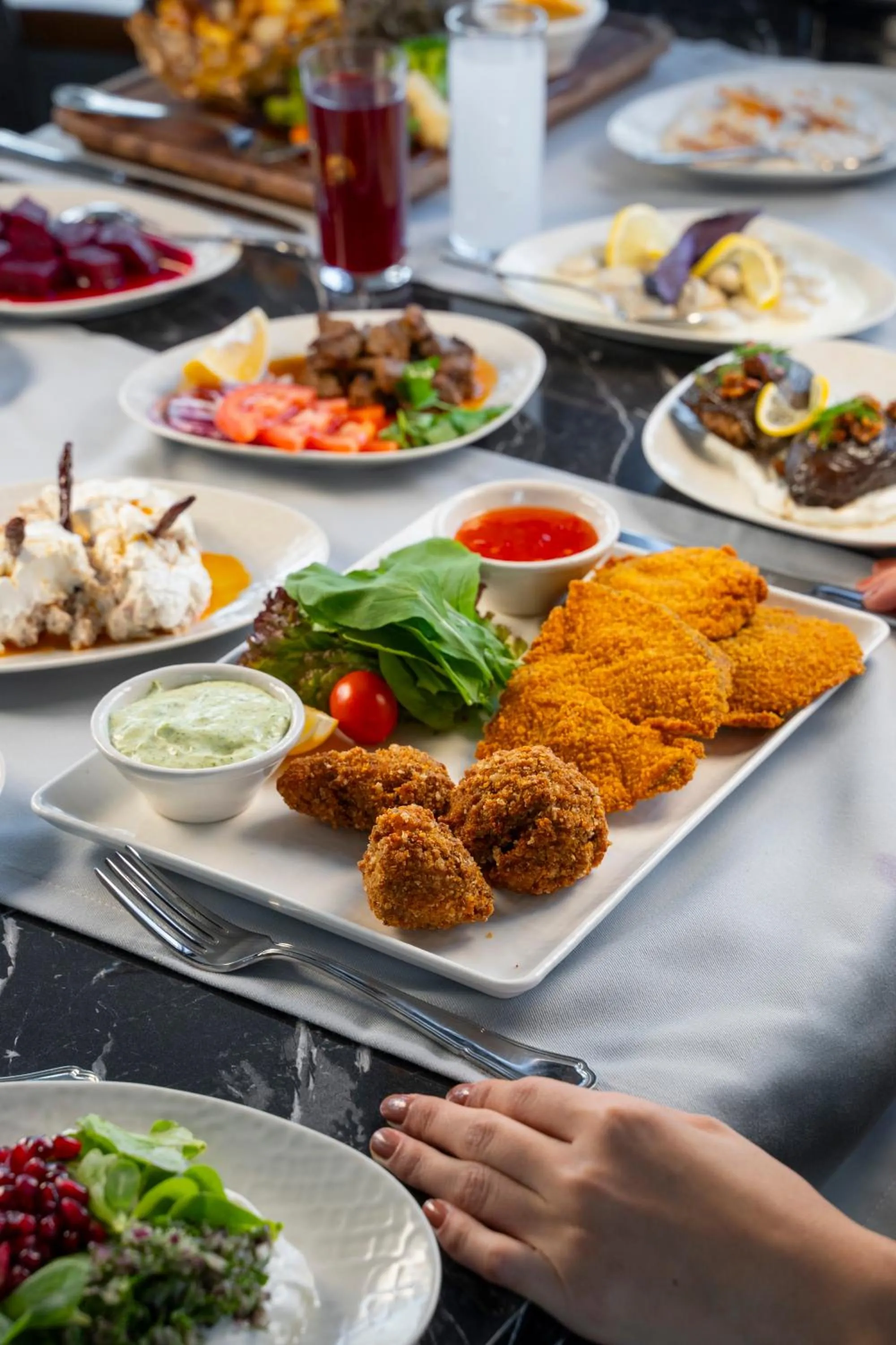 Restaurant/places to eat in Leman Otel