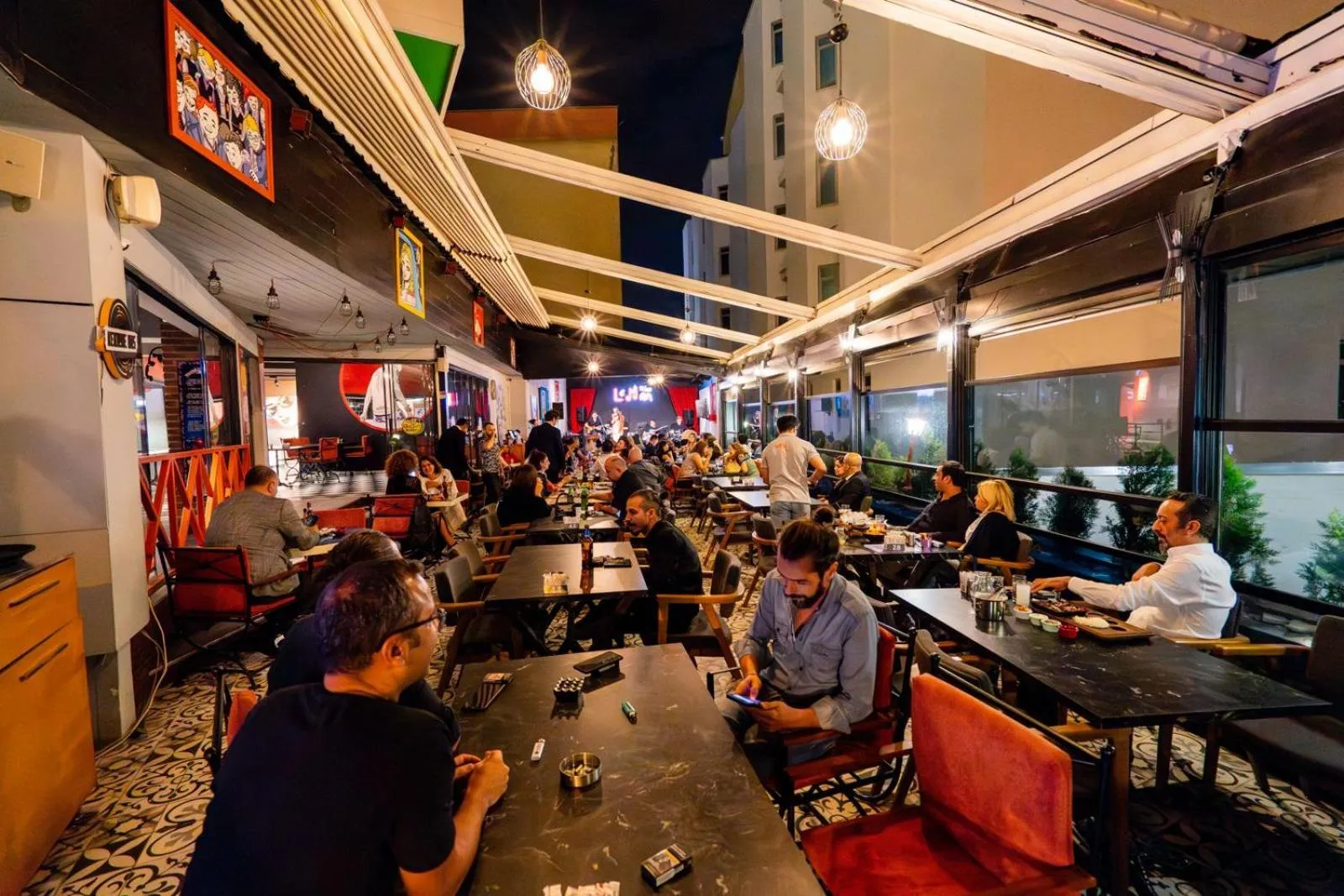 Restaurant/places to eat in Leman Otel