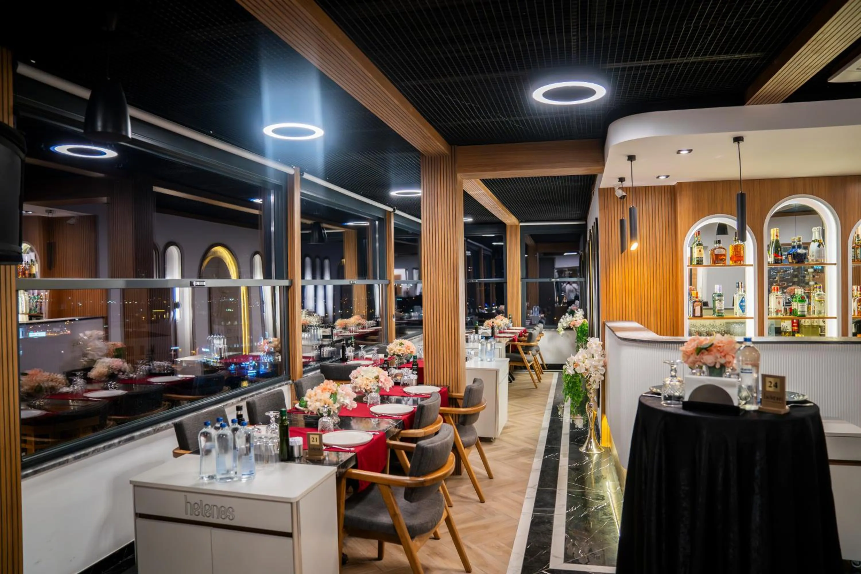 Restaurant/places to eat in Leman Otel