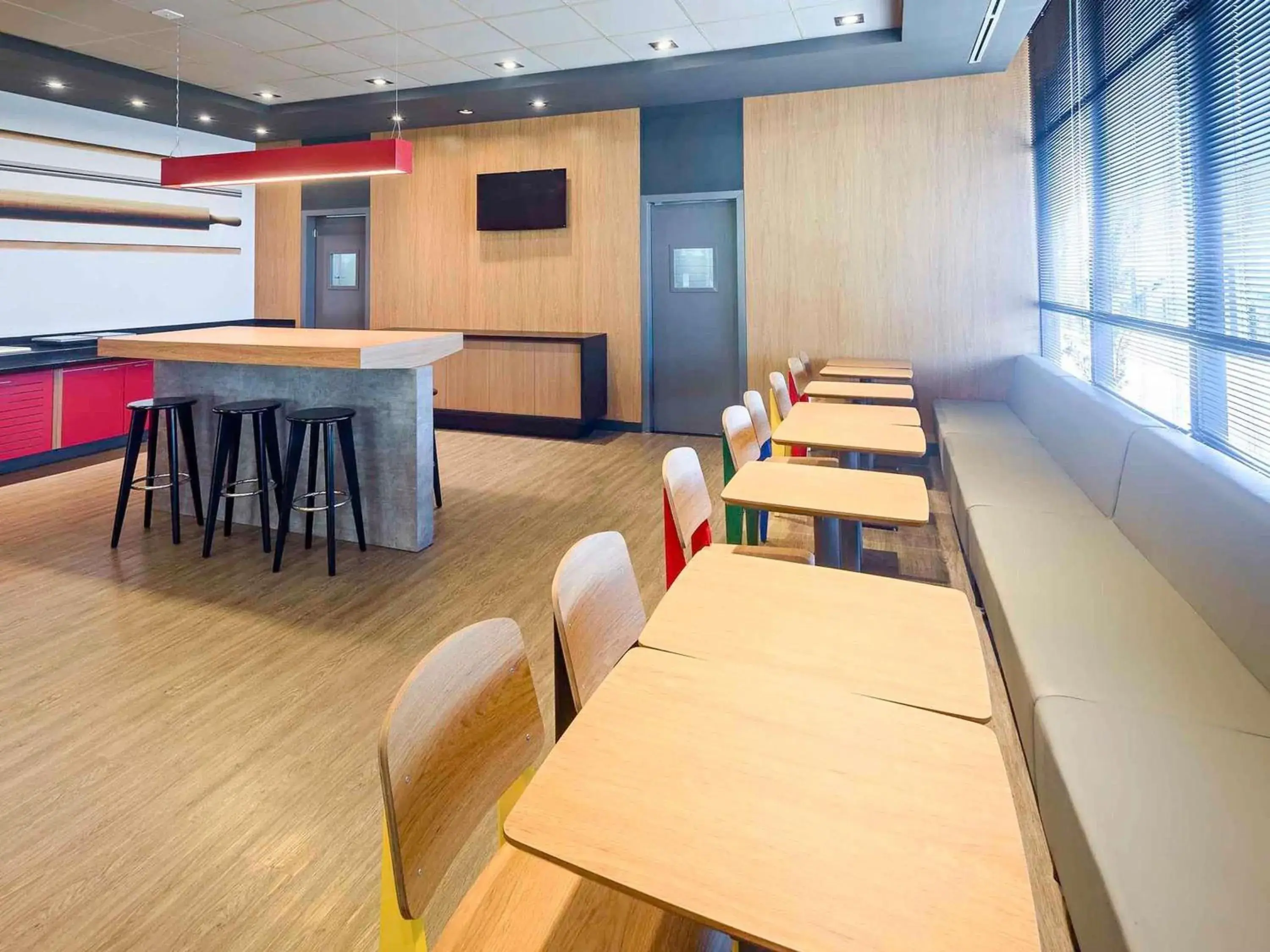 Restaurant/places to eat in ibis Guaiba Restaurant/places to eat in ibis Guaiba