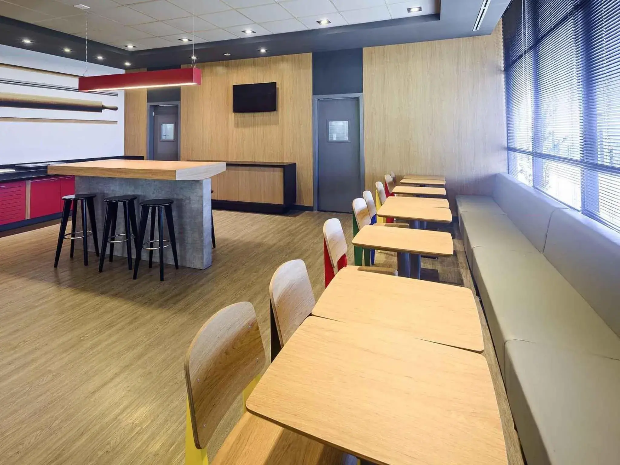 Restaurant/places to eat in ibis Guaiba Restaurant/places to eat in ibis Guaiba