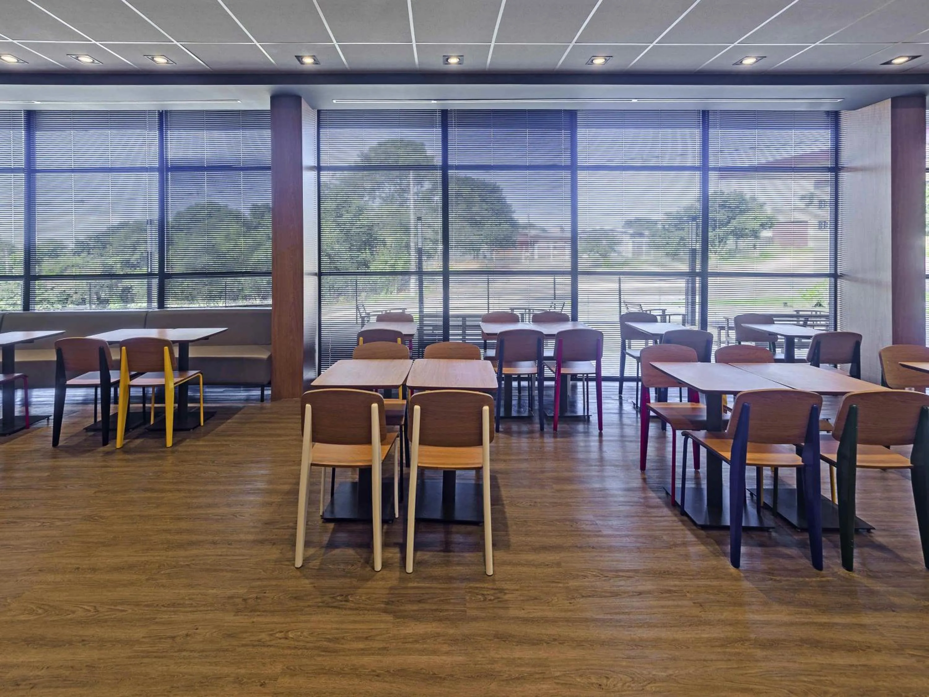 Restaurant/places to eat in ibis Guaiba