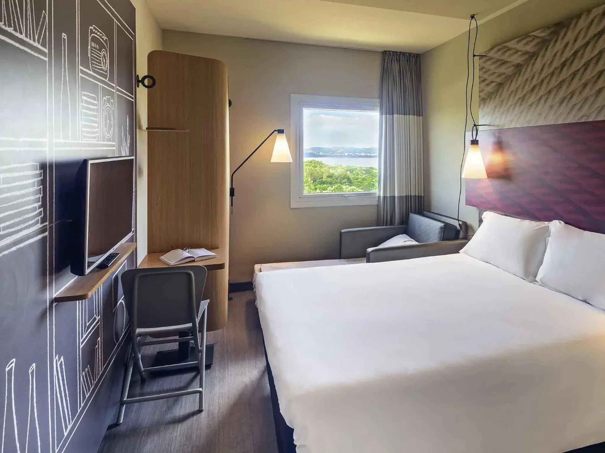 Bedroom, Bed in ibis Guaiba Bedroom, Bed in ibis Guaiba