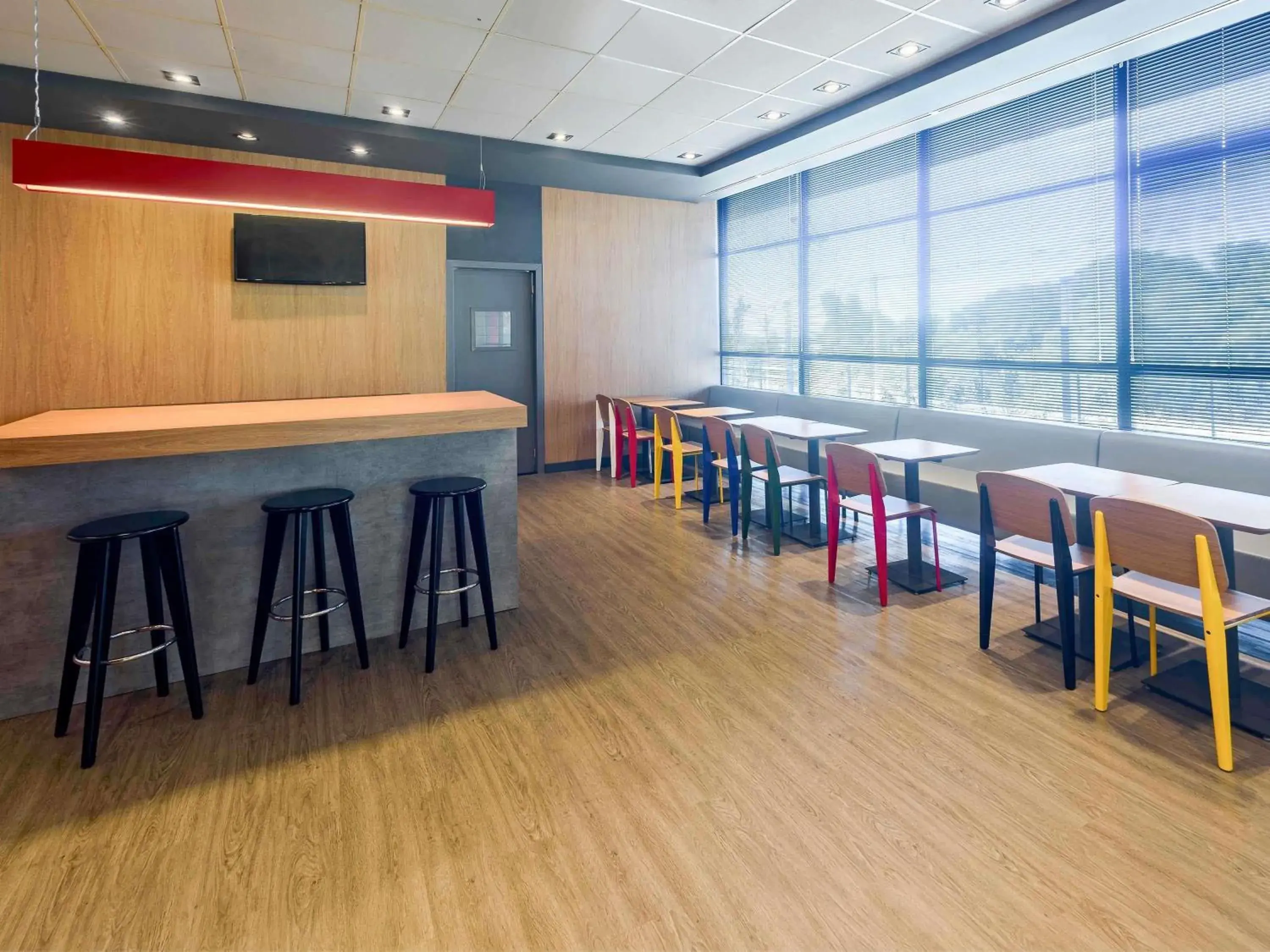 Restaurant/places to eat in ibis Guaiba Restaurant/places to eat in ibis Guaiba