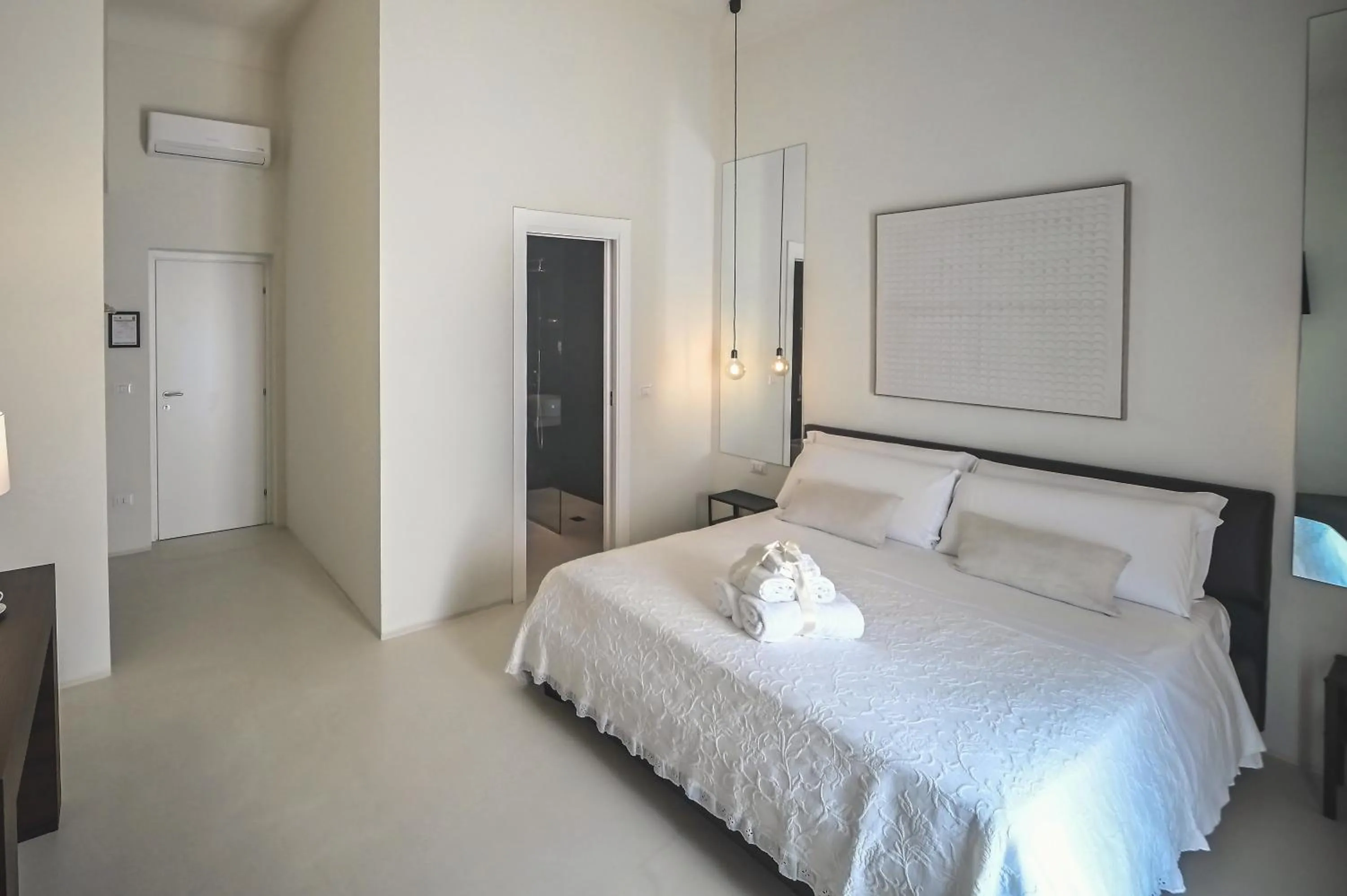 Bed in 42 Zanardelli B&B