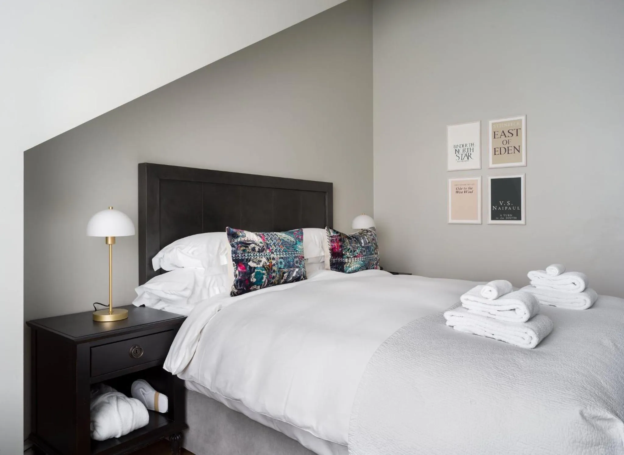 Bedroom, Bed in Sand Hotel by Keahotels