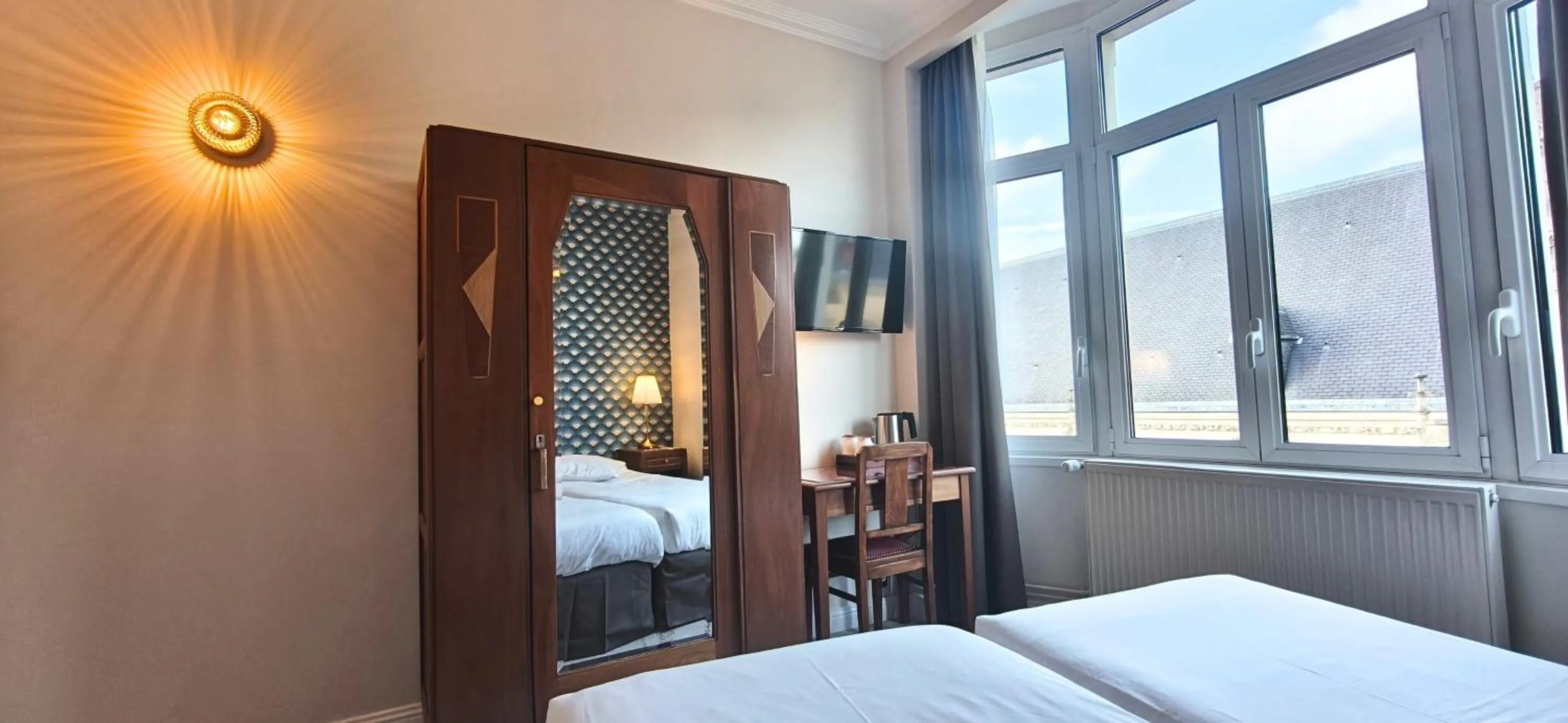 furniture, Bed in Hôtel Saint Maurice
