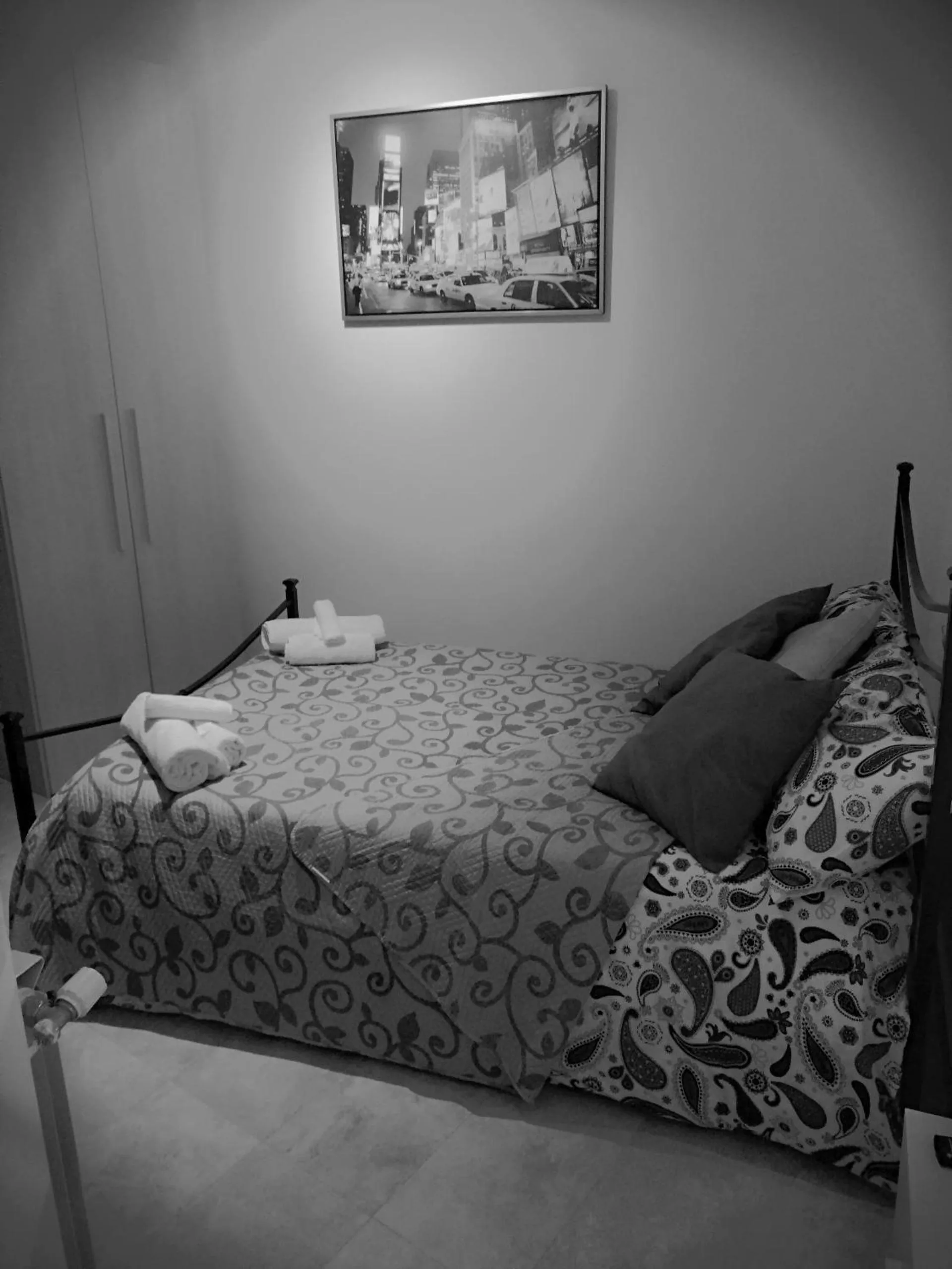 Bedroom, Bed in Alessi Suites & Studio