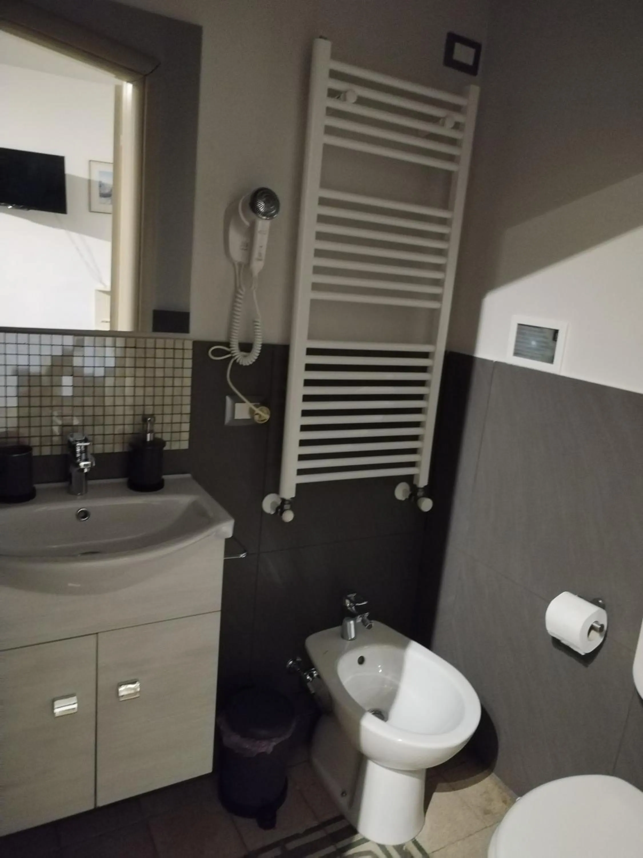 Toilet in Alessi Suites & Studio