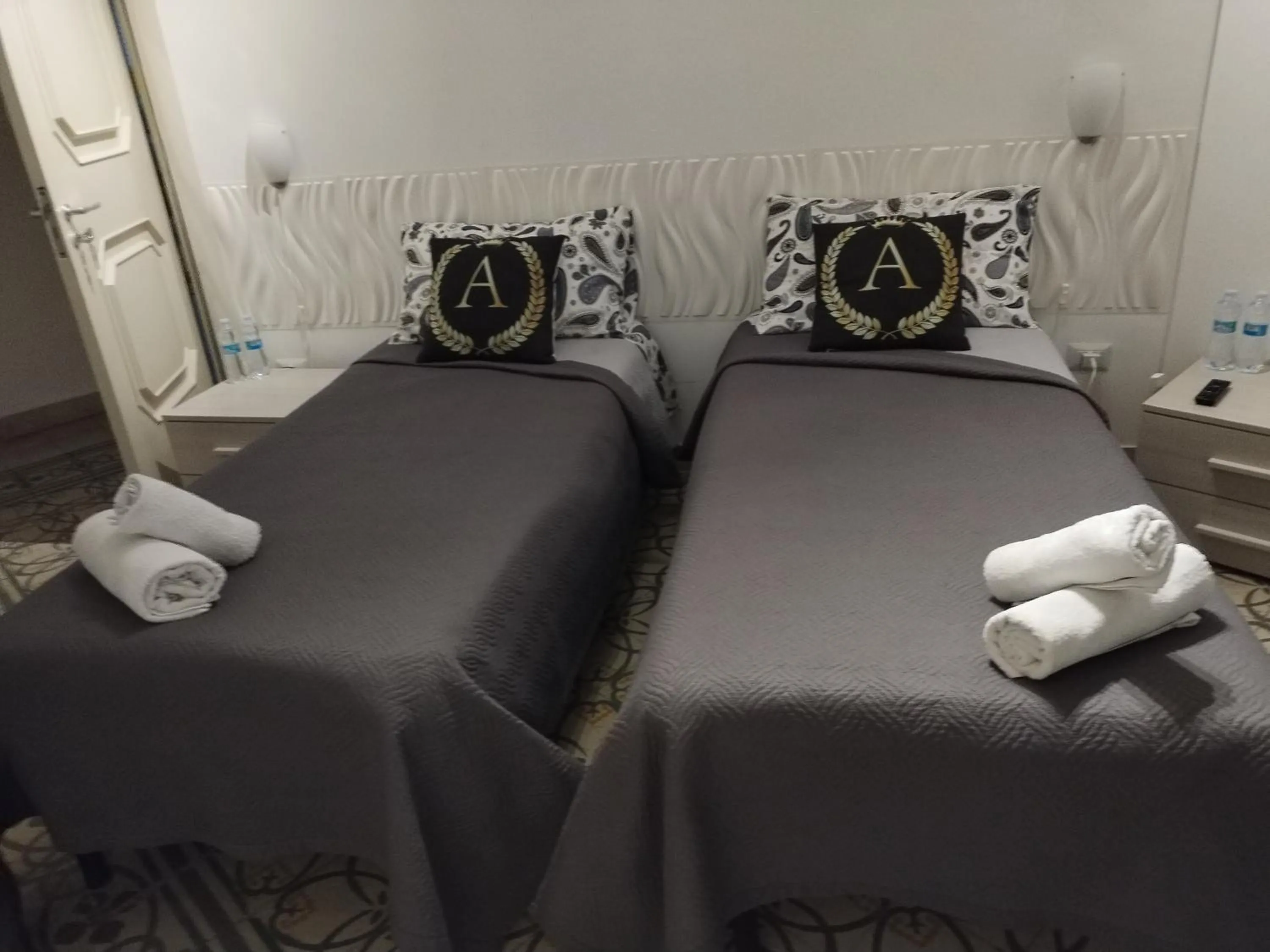 Bedroom, Bed in Alessi Suites & Studio