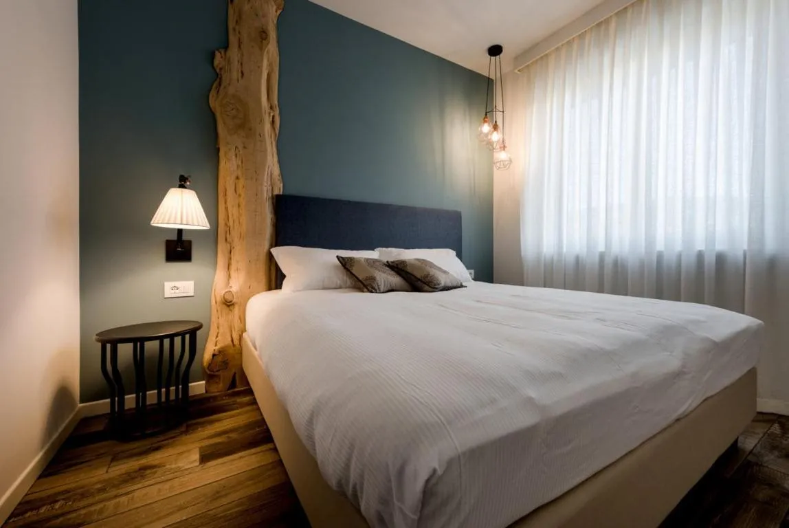 Photo of the whole room, Bed in Locanda la Cross - Adults Only