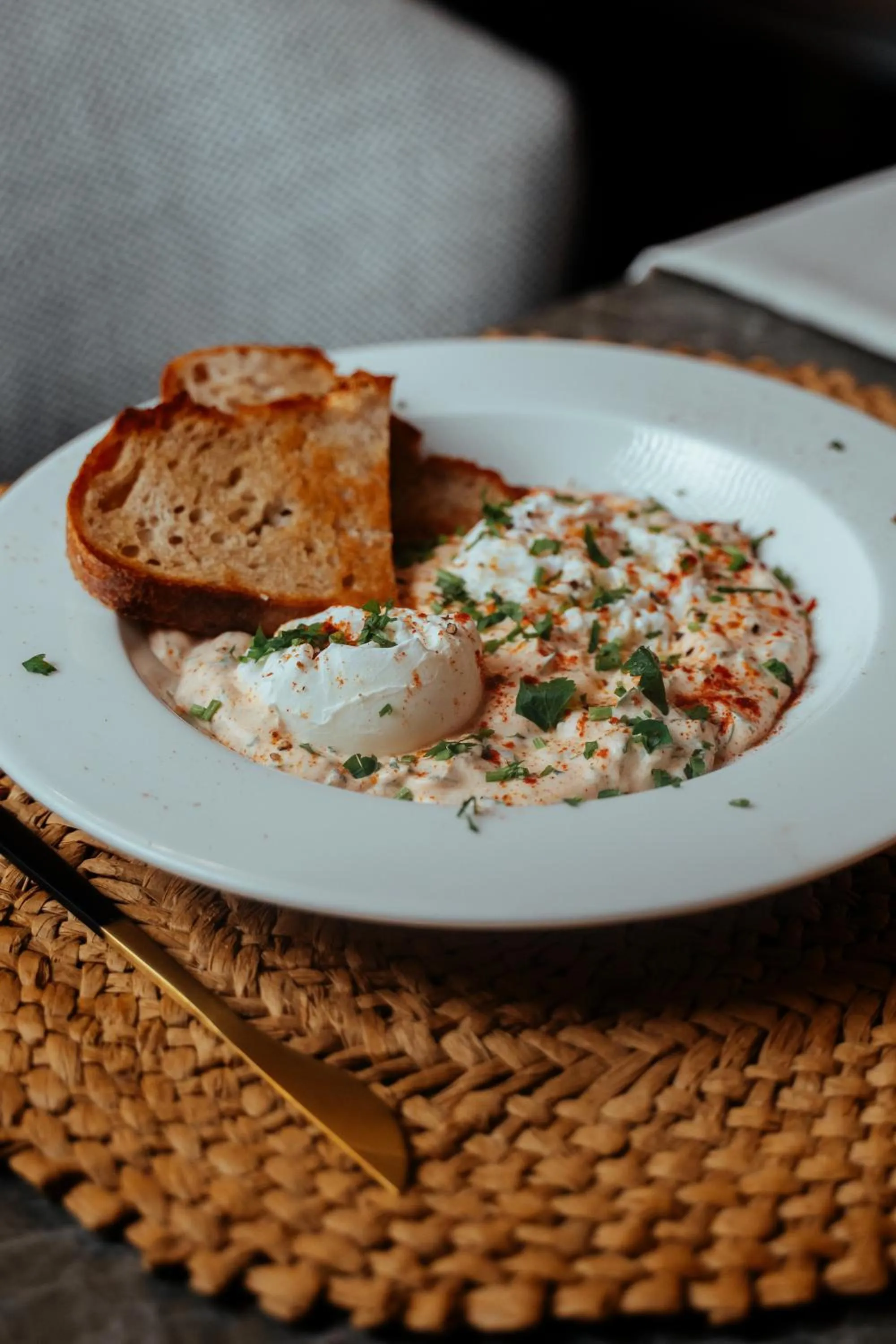 Breakfast in Rezydencja na Wzgórzu w zielonym sercu Łodzi przy Parku Krajobrazowym Ruda Wiilowa