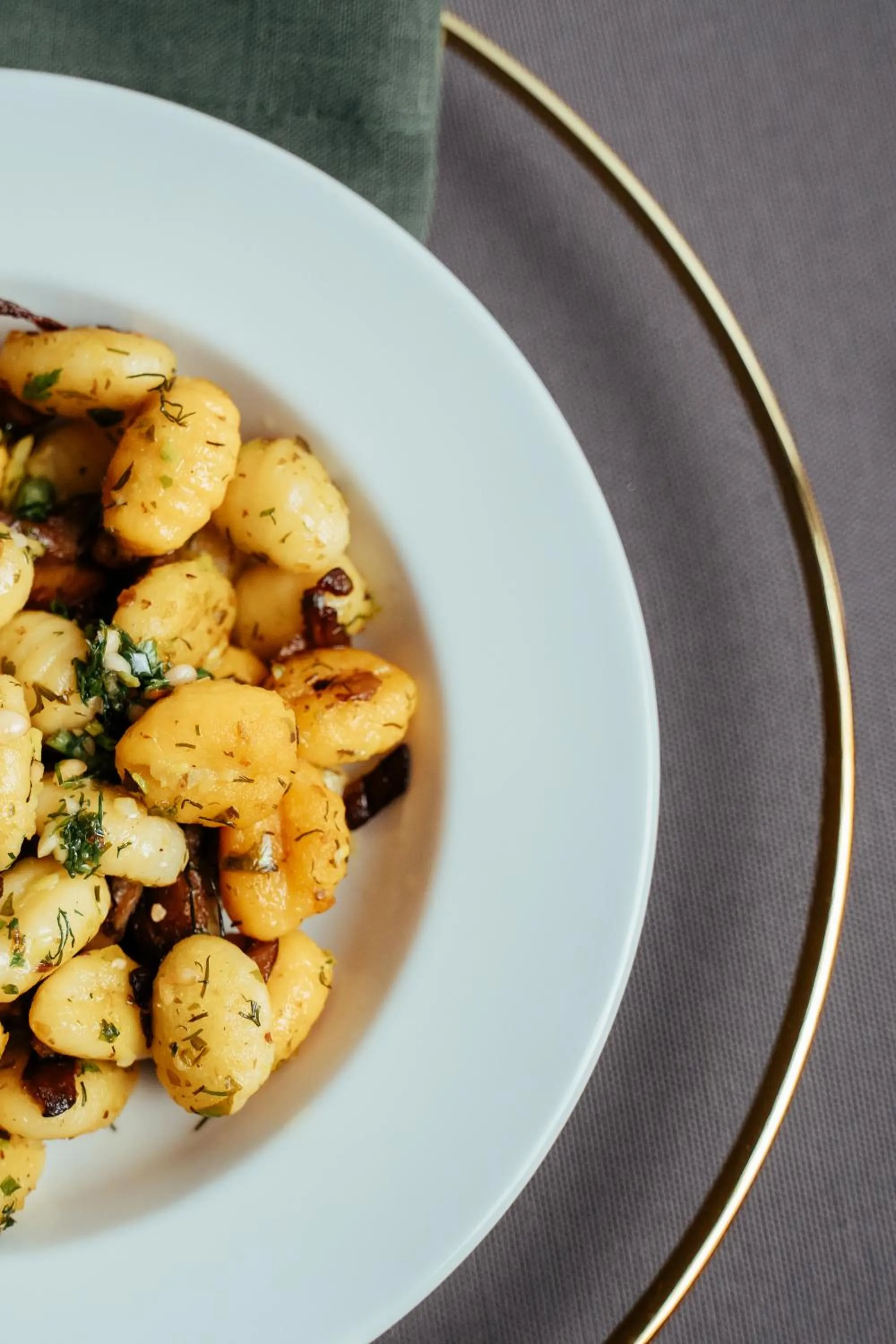 Food in Rezydencja na Wzgórzu w zielonym sercu Łodzi przy Parku Krajobrazowym Ruda Wiilowa