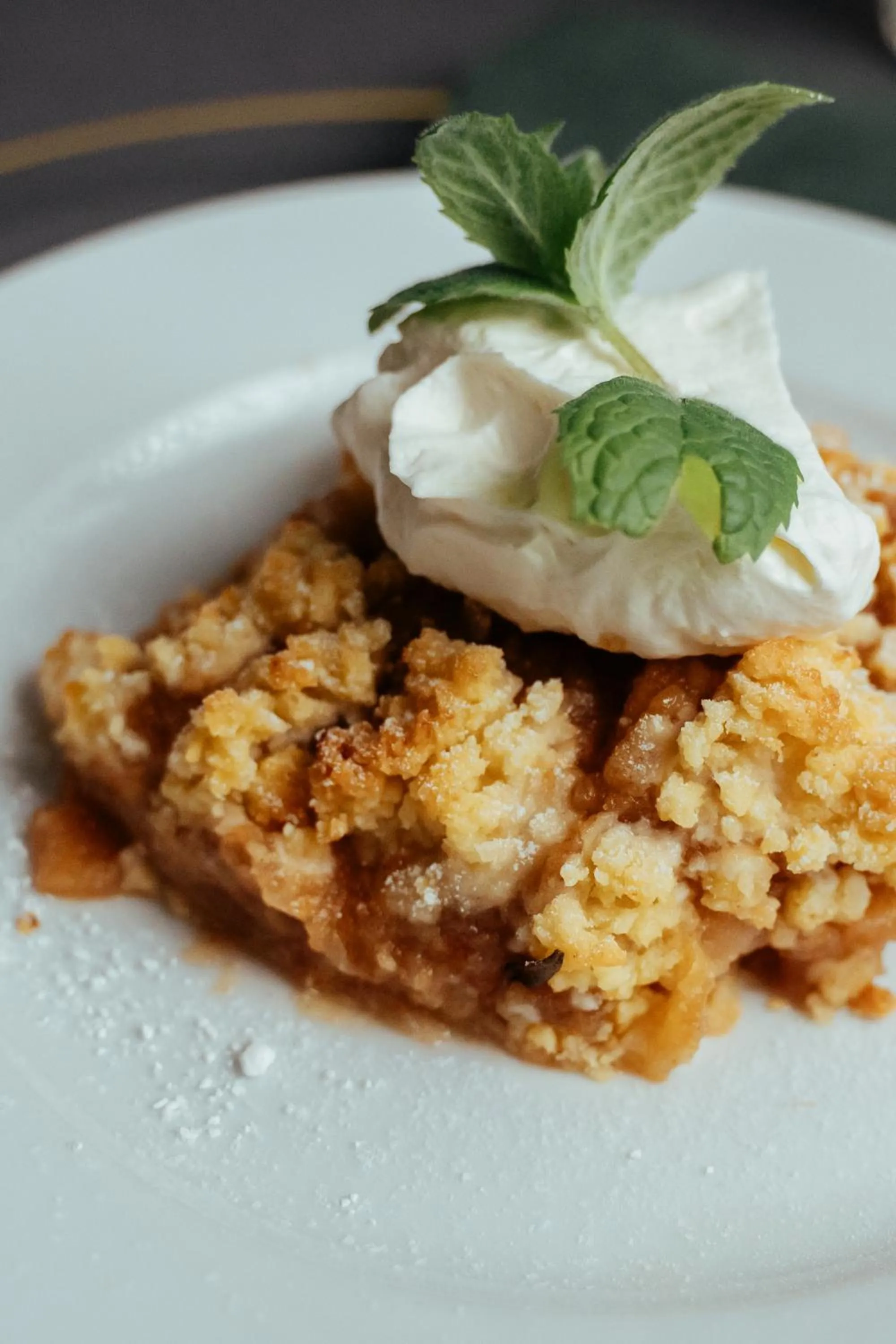 Meals in Rezydencja na Wzgórzu w zielonym sercu Łodzi przy Parku Krajobrazowym Ruda Wiilowa