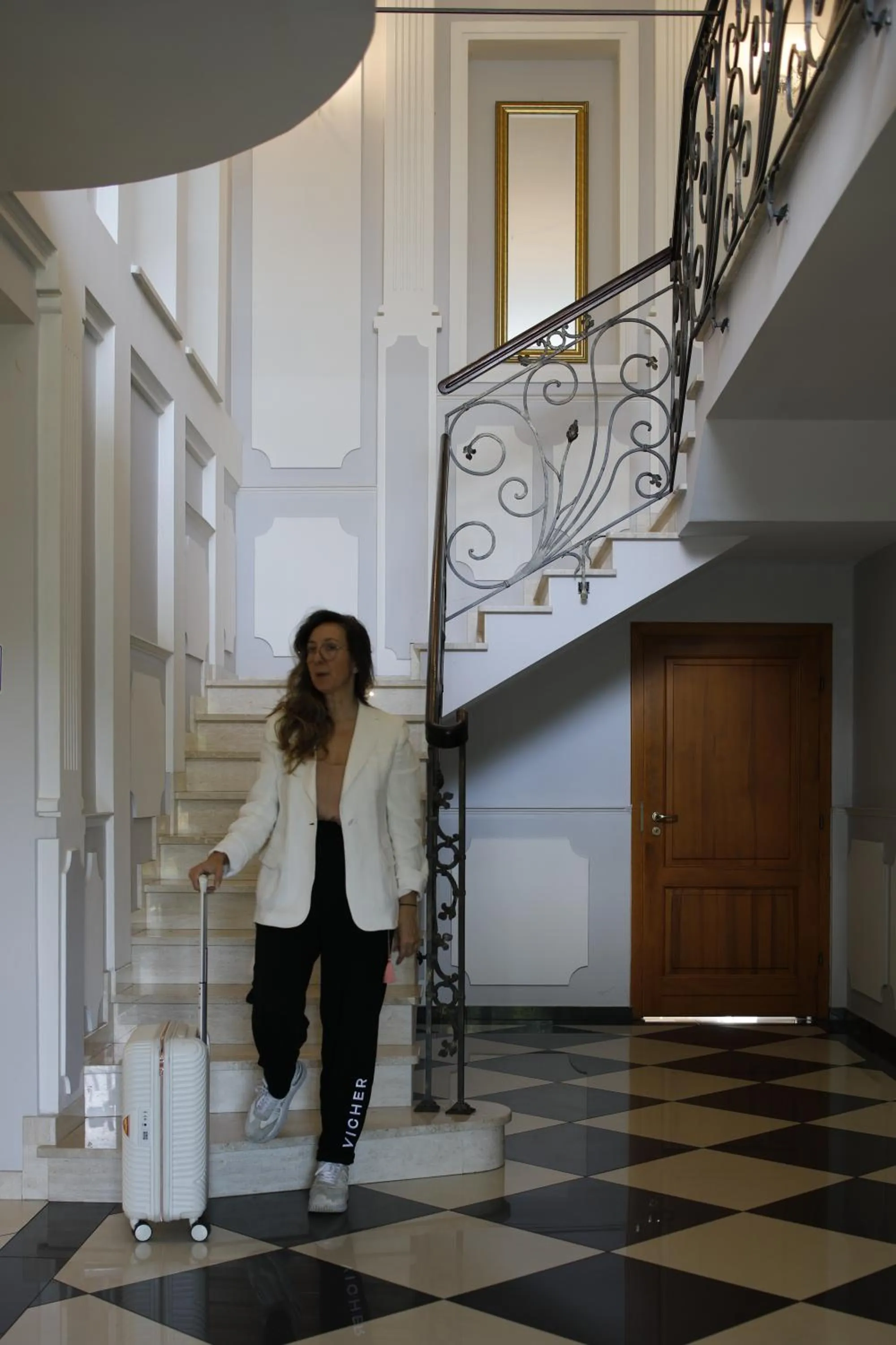 Lobby or reception in Rezydencja na Wzgórzu w zielonym sercu Łodzi przy Parku Krajobrazowym Ruda Wiilowa