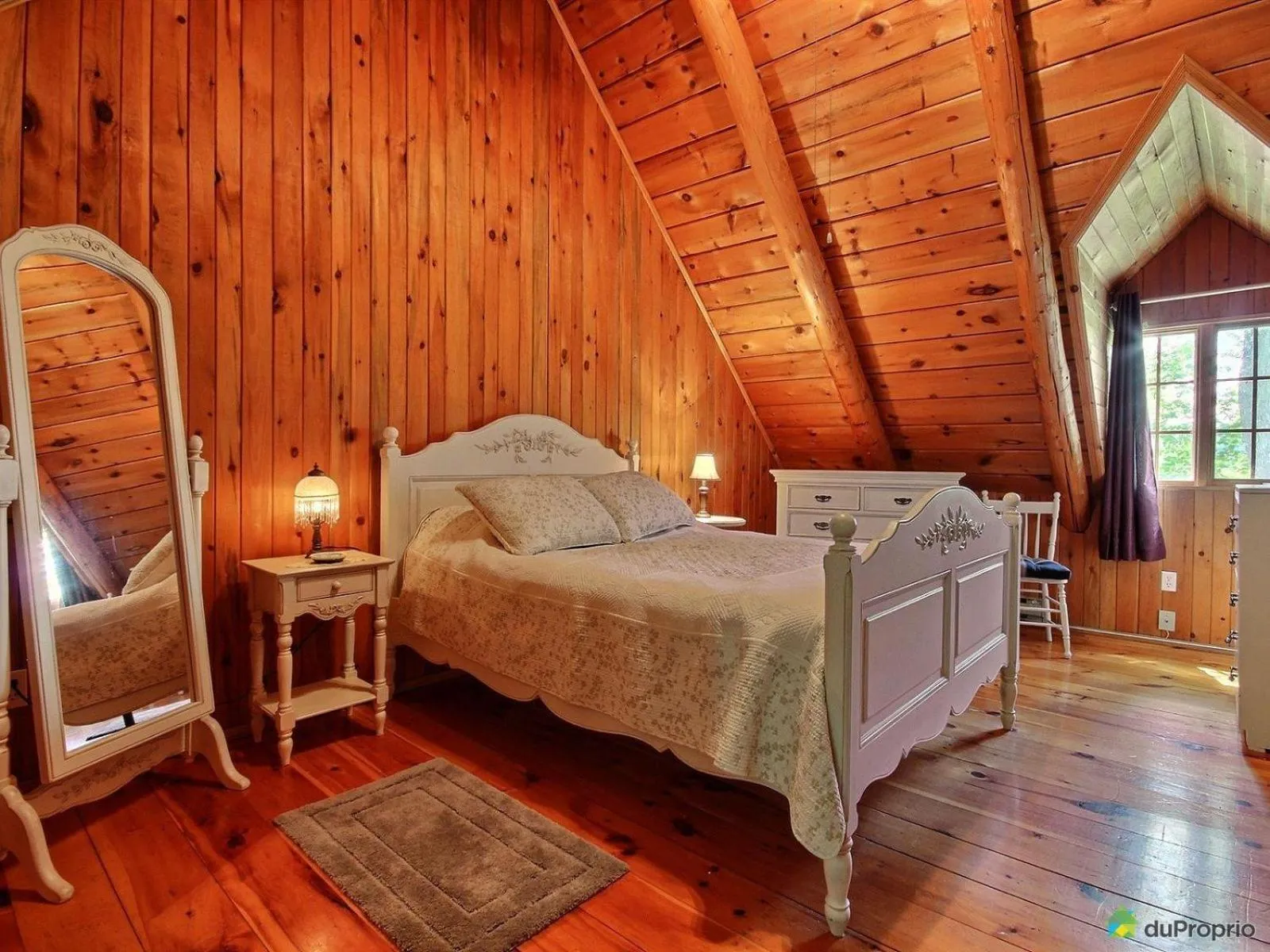 Bedroom, Bed in Aux Retrouvailles spa à l'année