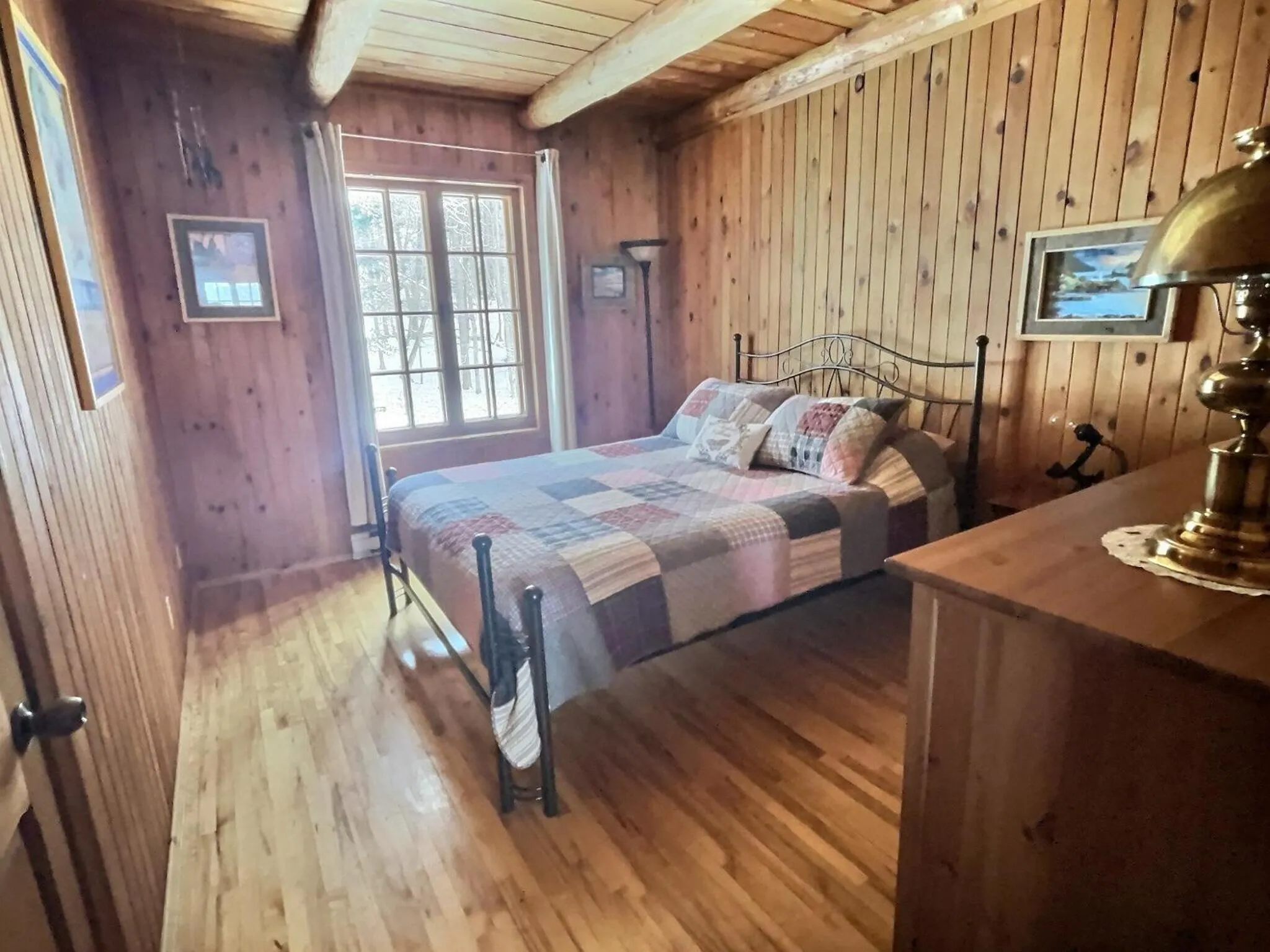 Bedroom, Bed in Aux Retrouvailles spa à l'année