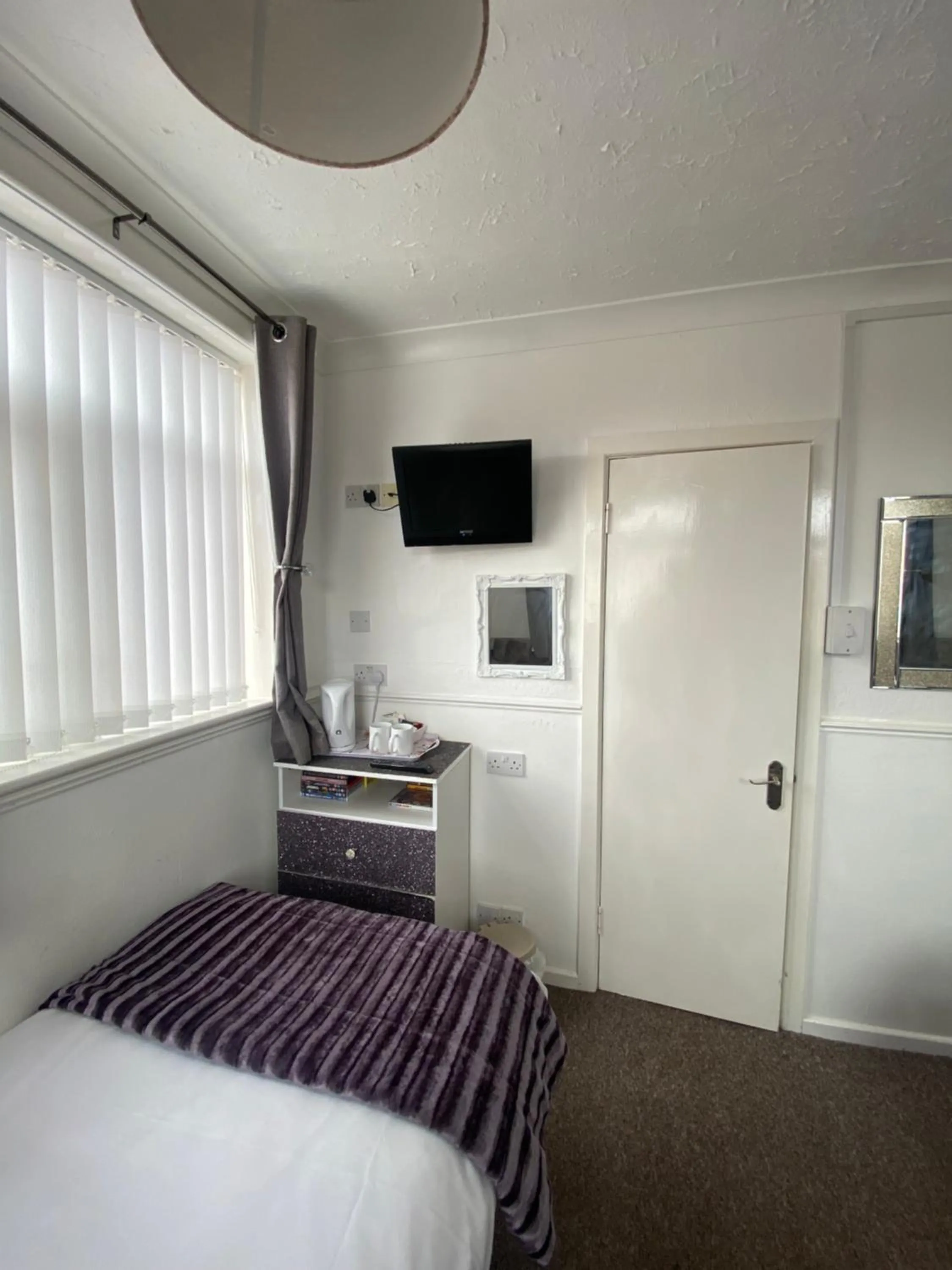 TV and multimedia, Bed in Mayfair Hotel