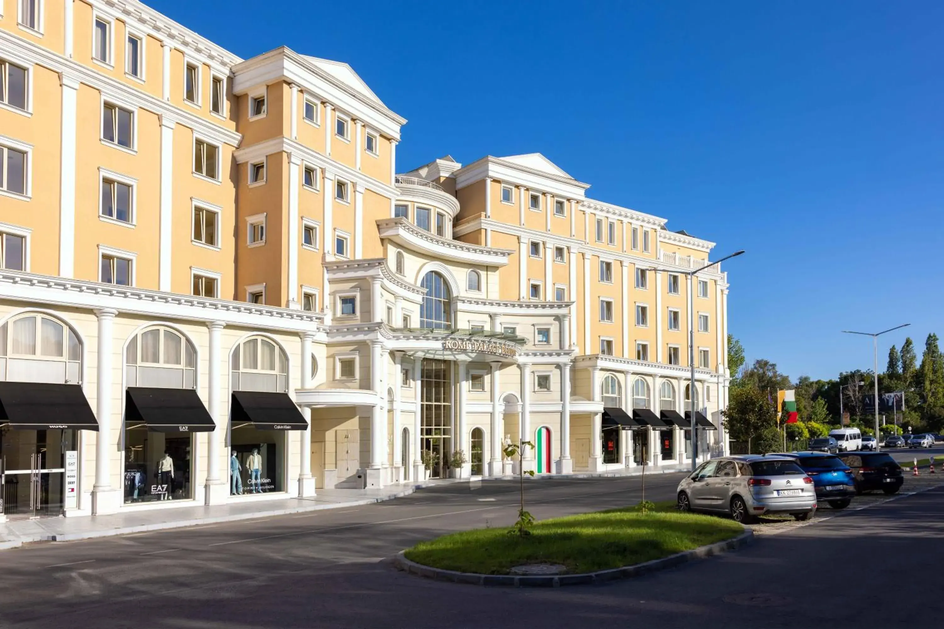 Property building in Rome Palace Deluxe - All Inclusive Premium Property building in Rome Palace Deluxe - All Inclusive Premium