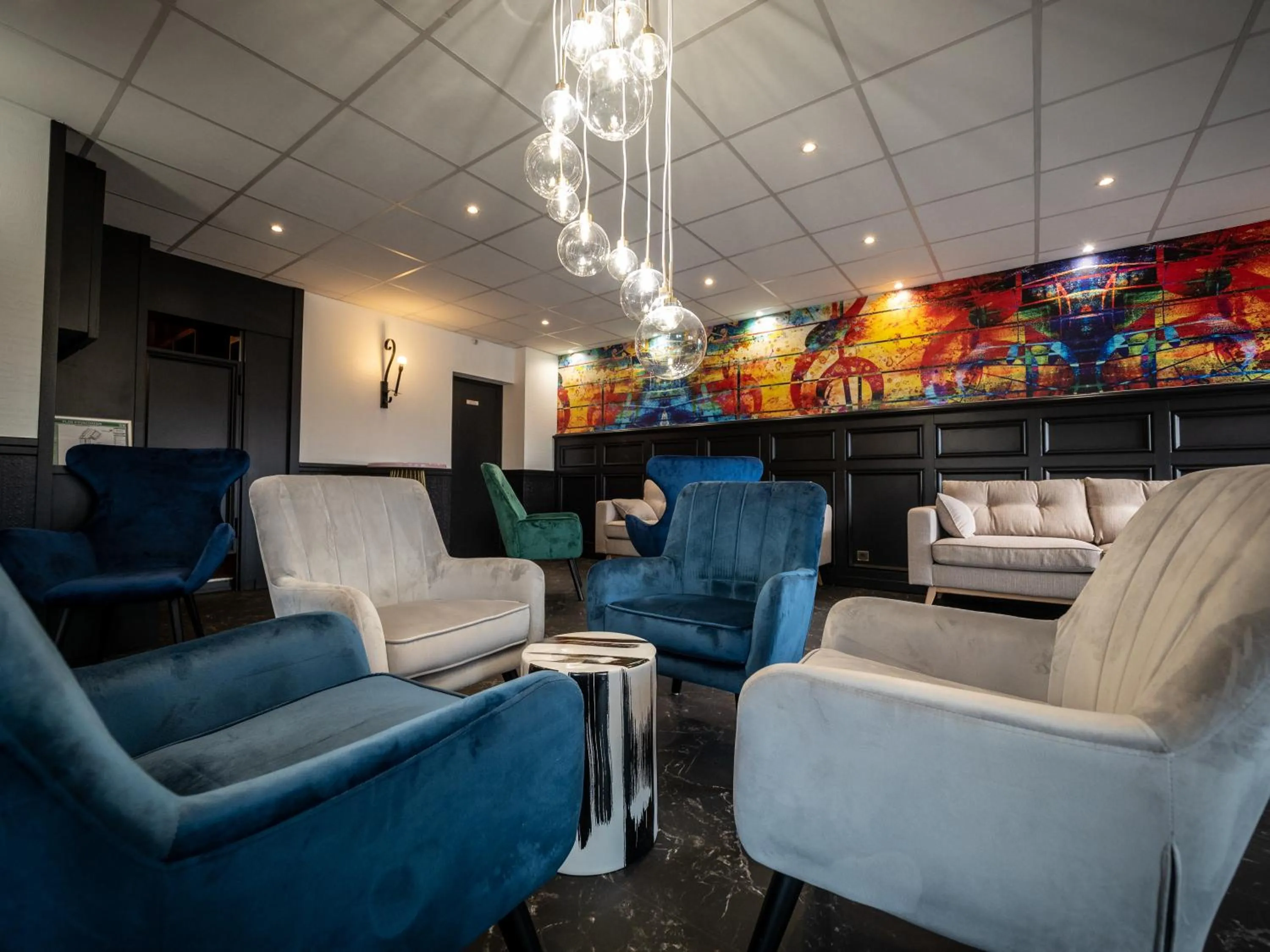 Lounge or bar in Welcomotel Beauvais Aéroport