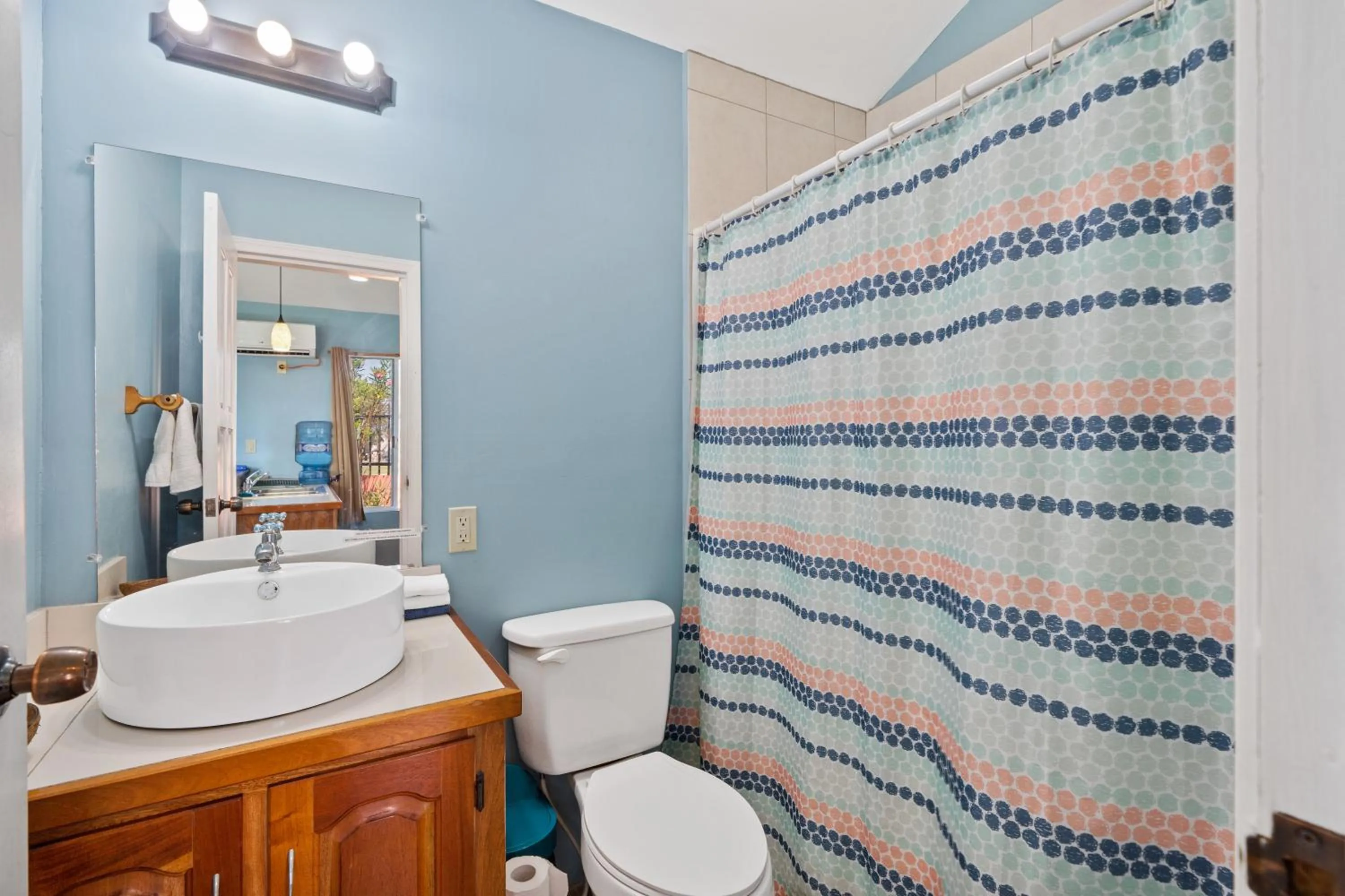 Shower in Tilt-Ta-Dock Resort Belize