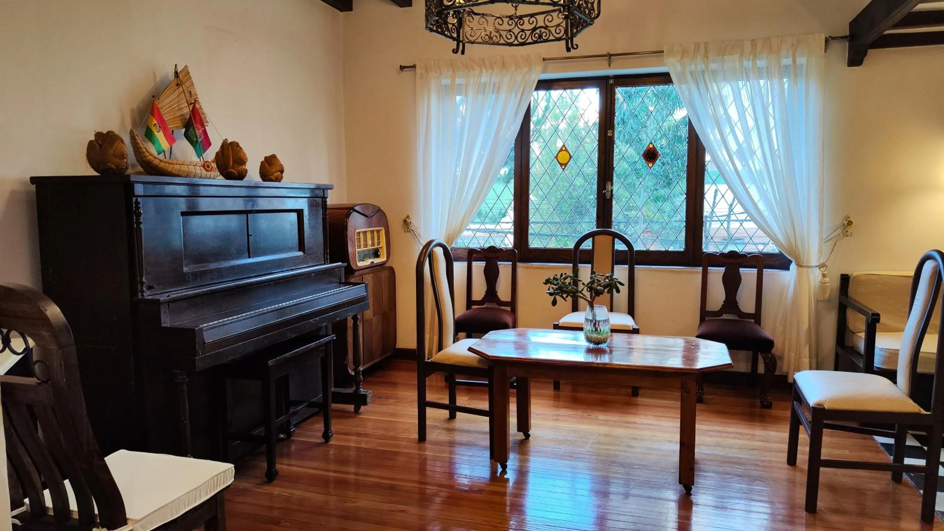 "HOTEL BOUTIQUE LA MAISON DE LA BOLIVIE" Casa de Huéspedes