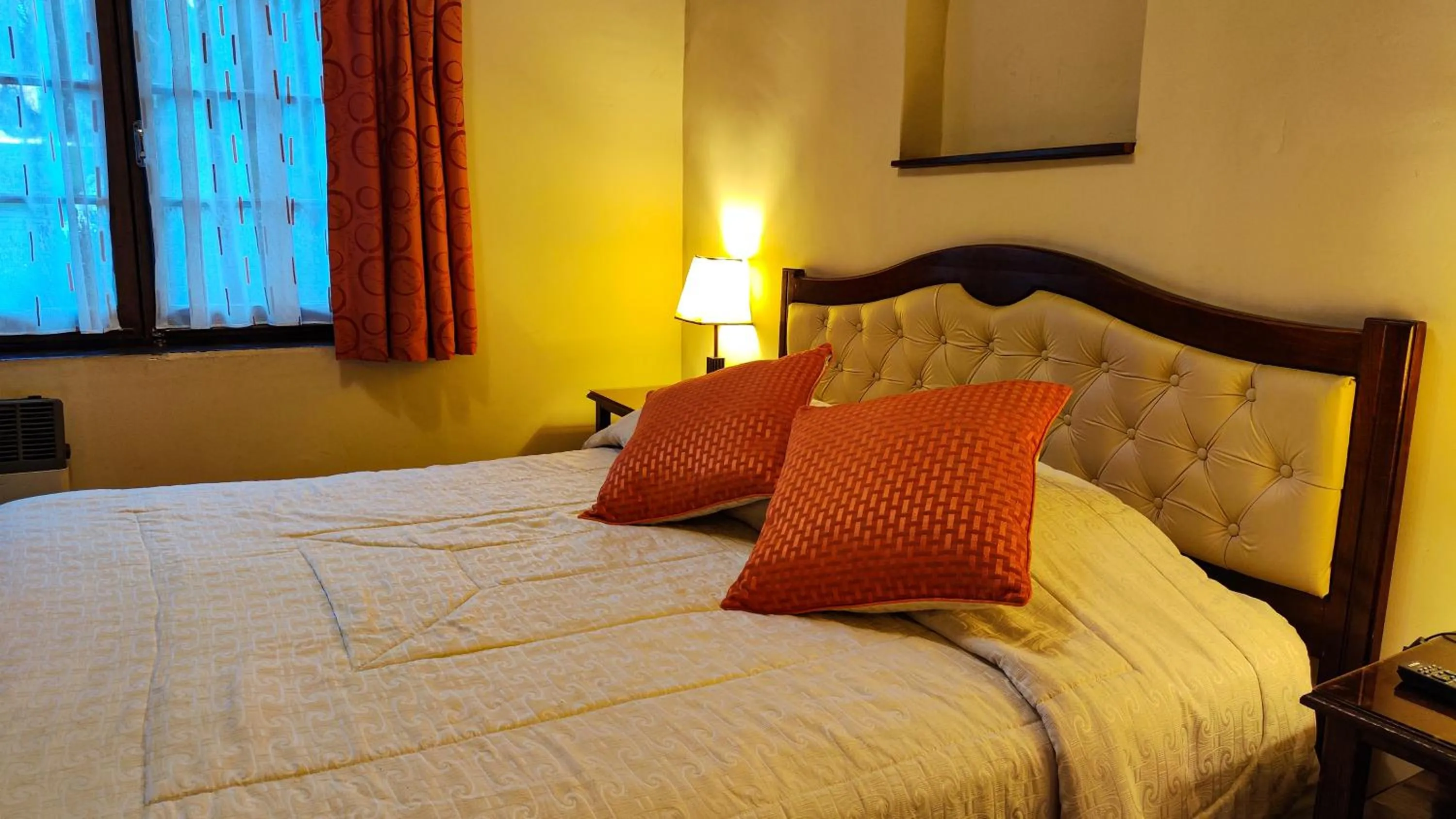 "HOTEL BOUTIQUE LA MAISON DE LA BOLIVIE" Casa de Huéspedes