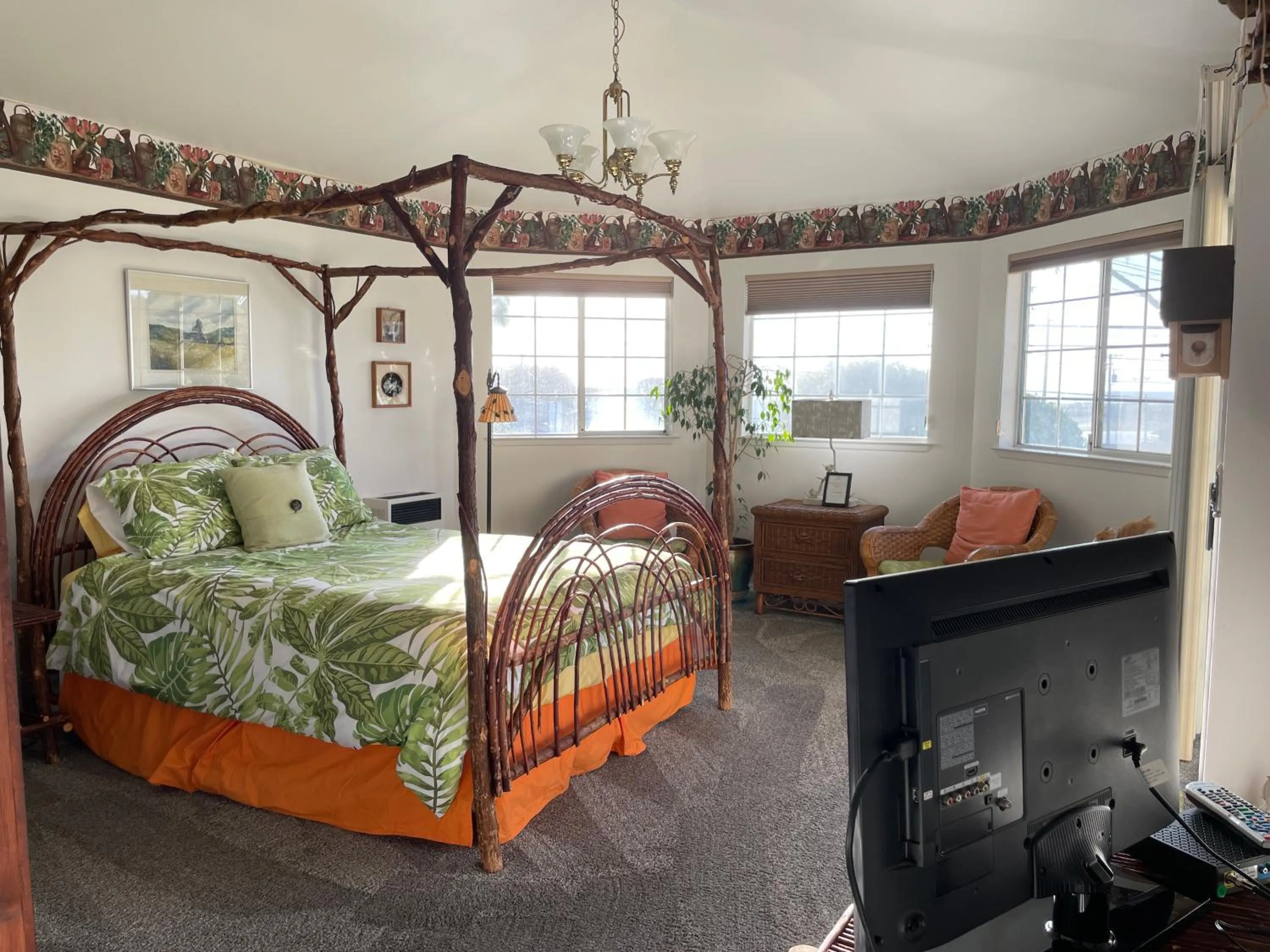 Bed in Marina Street Inn