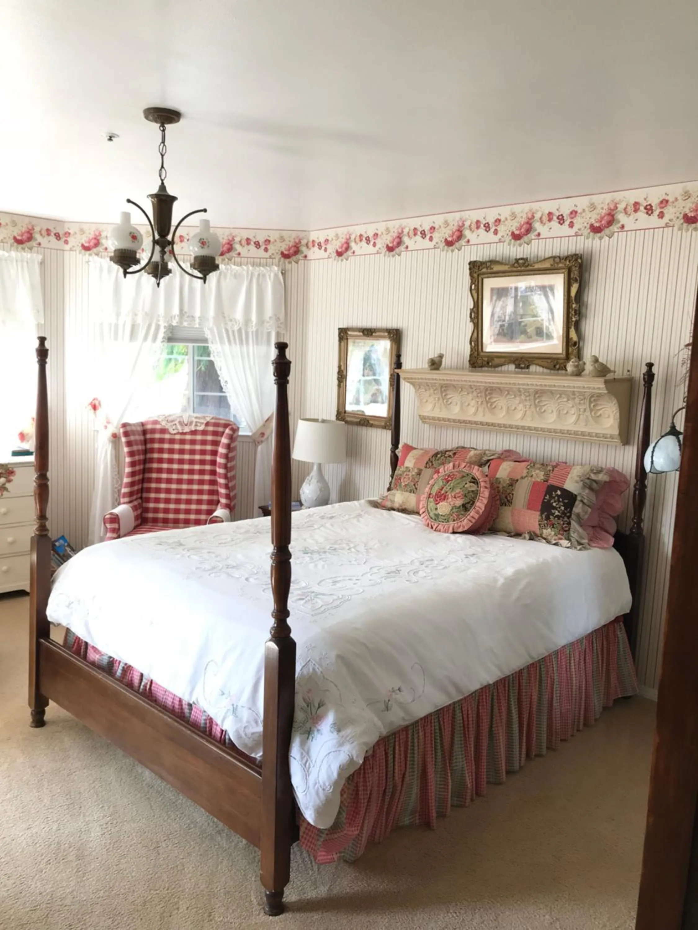 Bed in Marina Street Inn