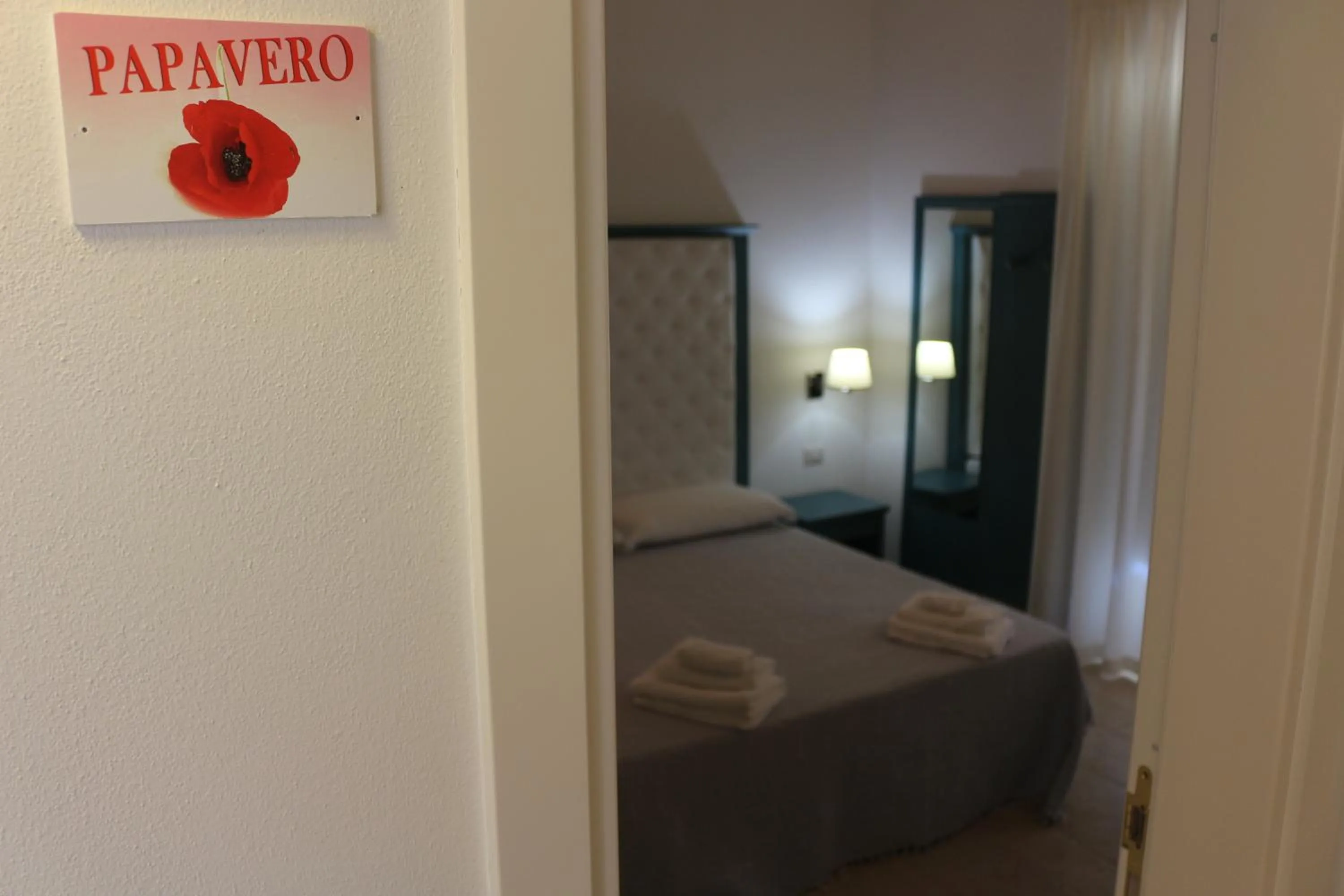 Text overlay, Bed in Parco dei Manieri