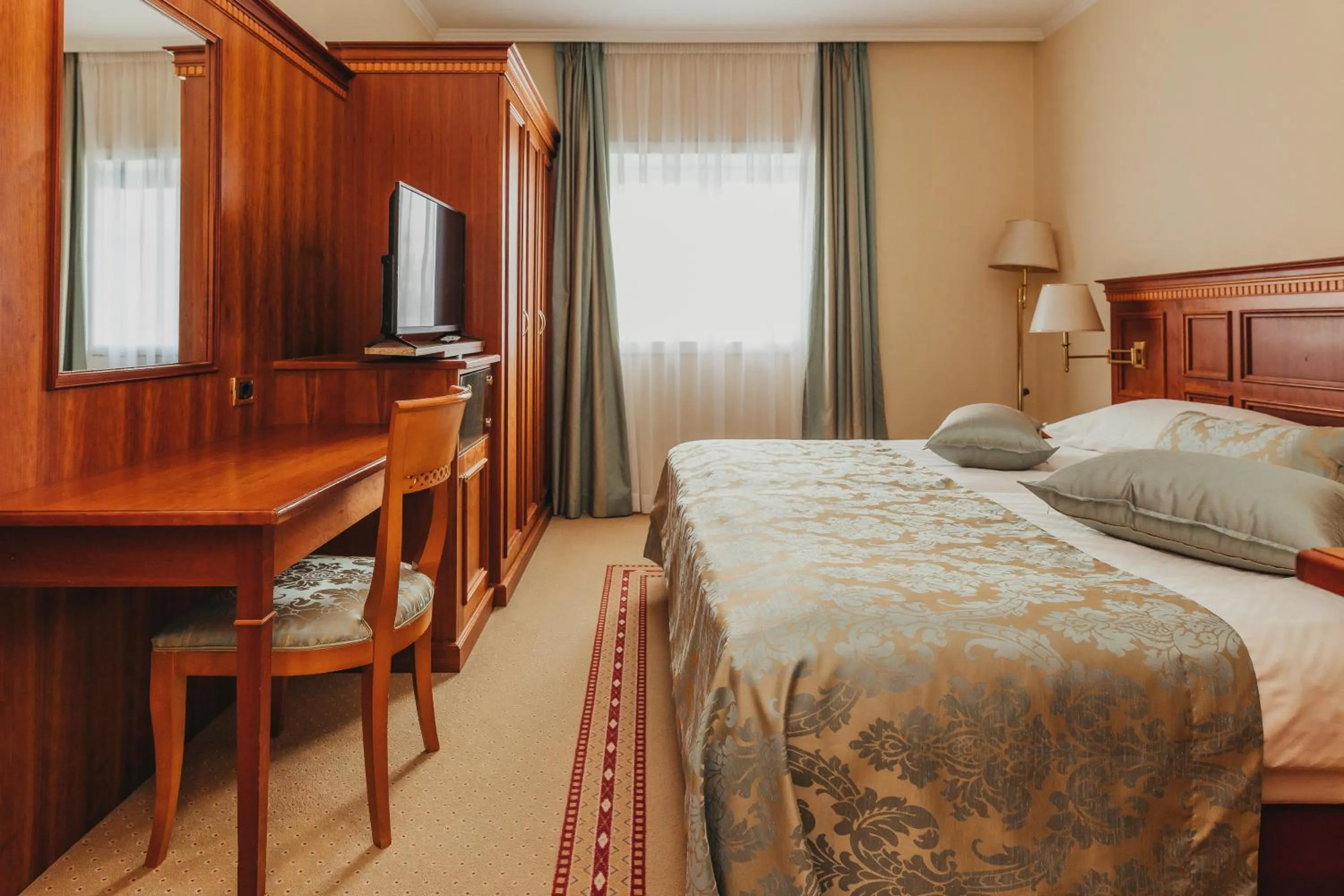 View (from property/room), Bed in Boutique Hotel Korana Srakovcic